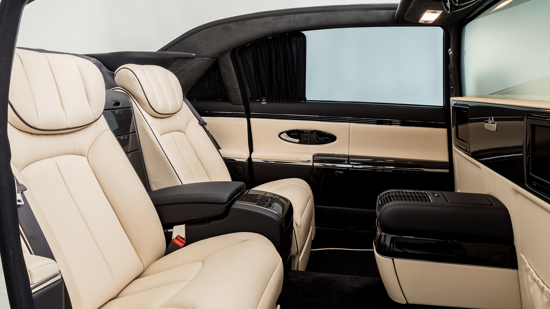 For $2.6M, Would You Get A 1975 Mercedes-Benz 600 Pullman Or A 2009 Maybach Landaulet?