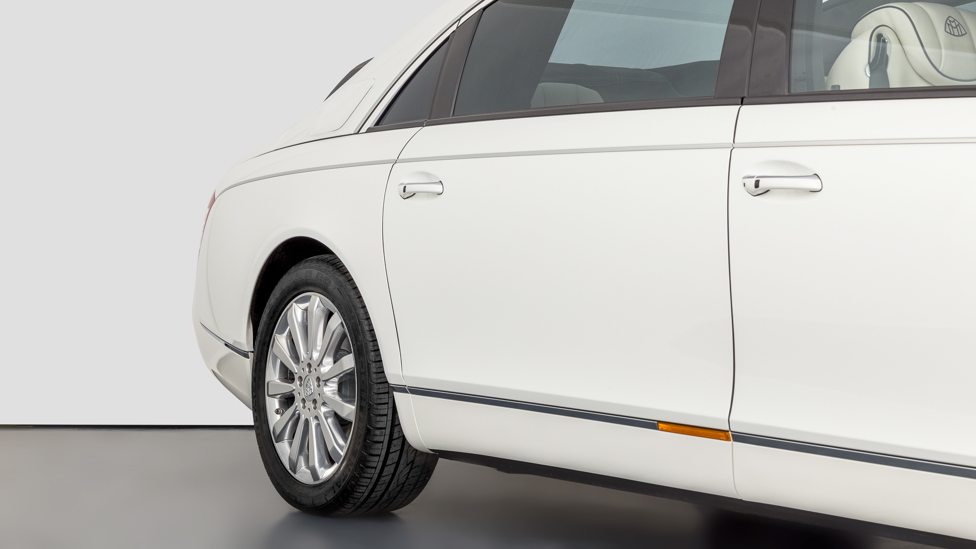 For $2.6M, Would You Get A 1975 Mercedes-Benz 600 Pullman Or A 2009 Maybach Landaulet?