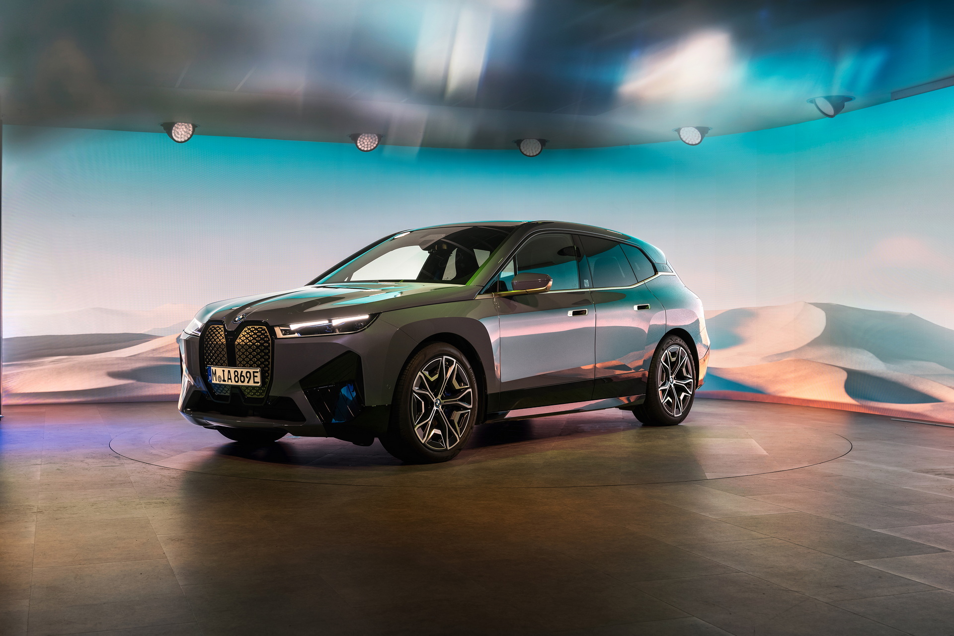 BMW Will Add “Quantum Garden” Digital Art Mode To Its Vehicles In 2022