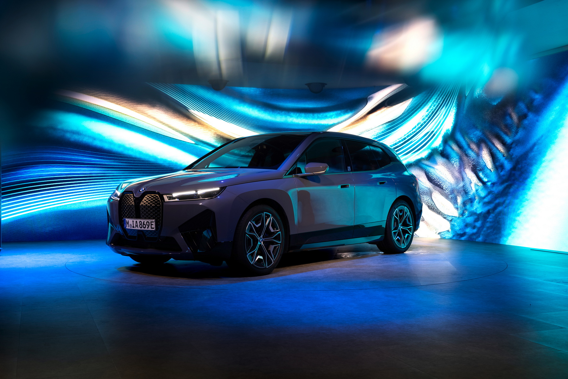 BMW Will Add “Quantum Garden” Digital Art Mode To Its Vehicles In 2022