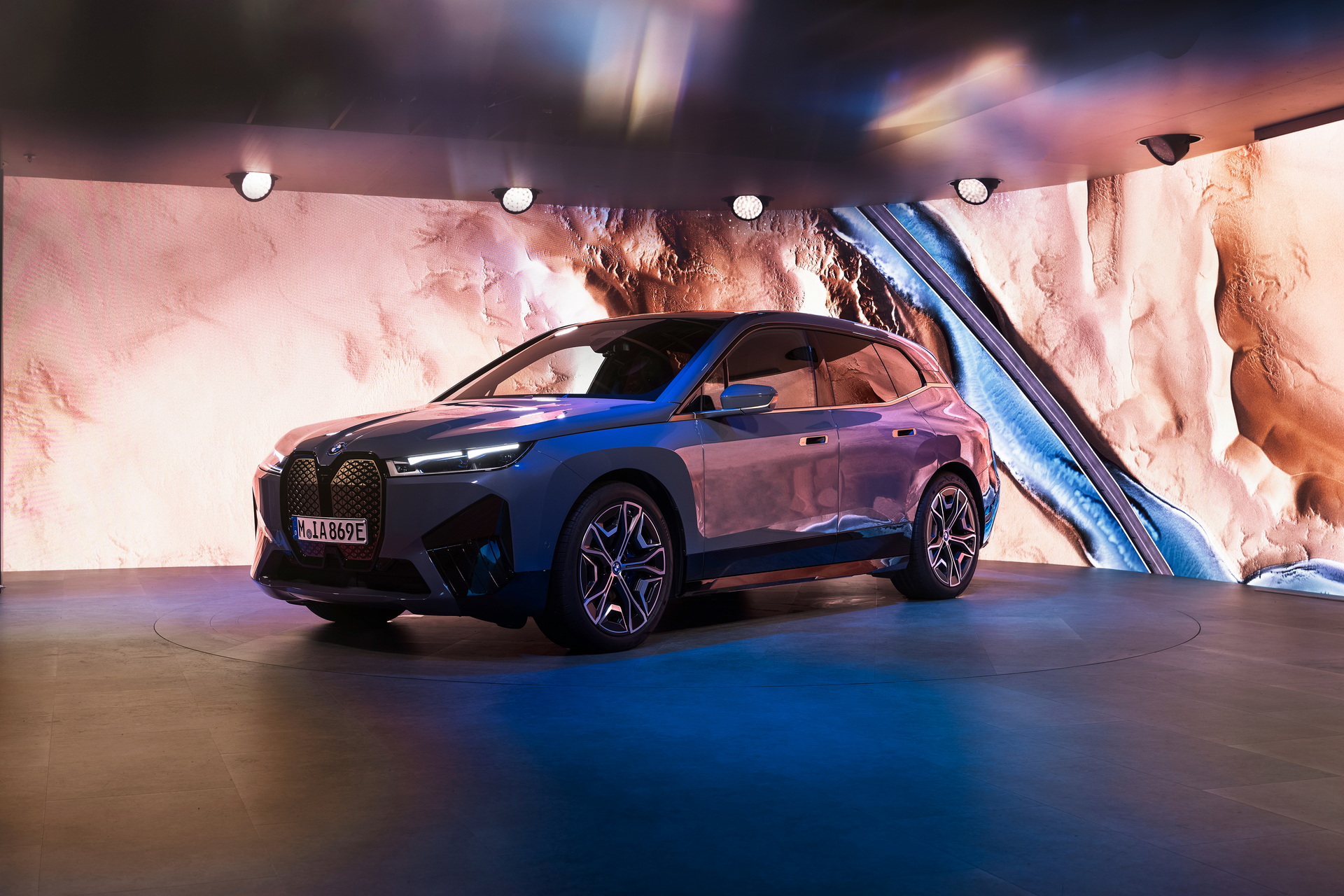 BMW Will Add “Quantum Garden” Digital Art Mode To Its Vehicles In 2022