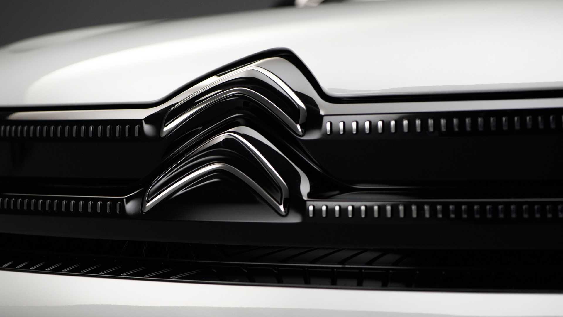 2022 Citroen C5 Aircross Facelift Lights Up With Improved Tech And LED Strips