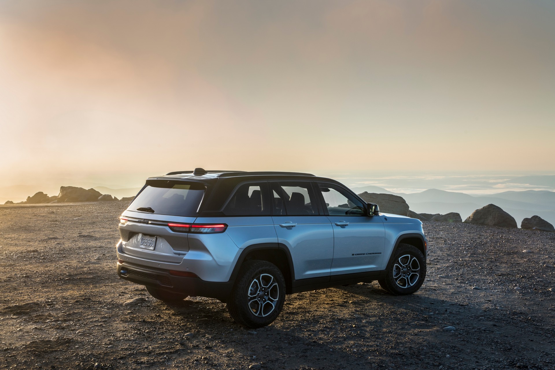 The 2022 Jeep Grand Cherokee 4xe Is One Pricey Plug-In Hybrid, Starts At Nearly $58,000