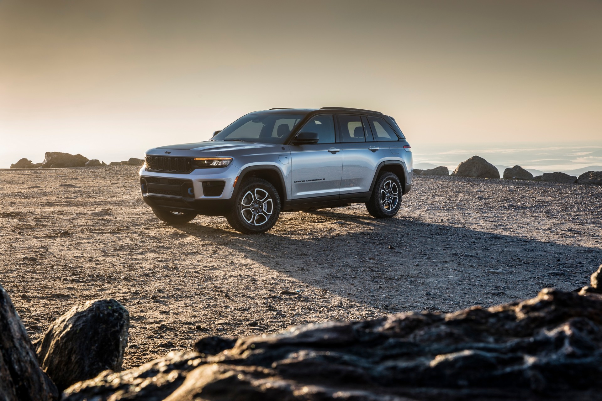 The 2022 Jeep Grand Cherokee 4xe Is One Pricey Plug-In Hybrid, Starts At Nearly $58,000