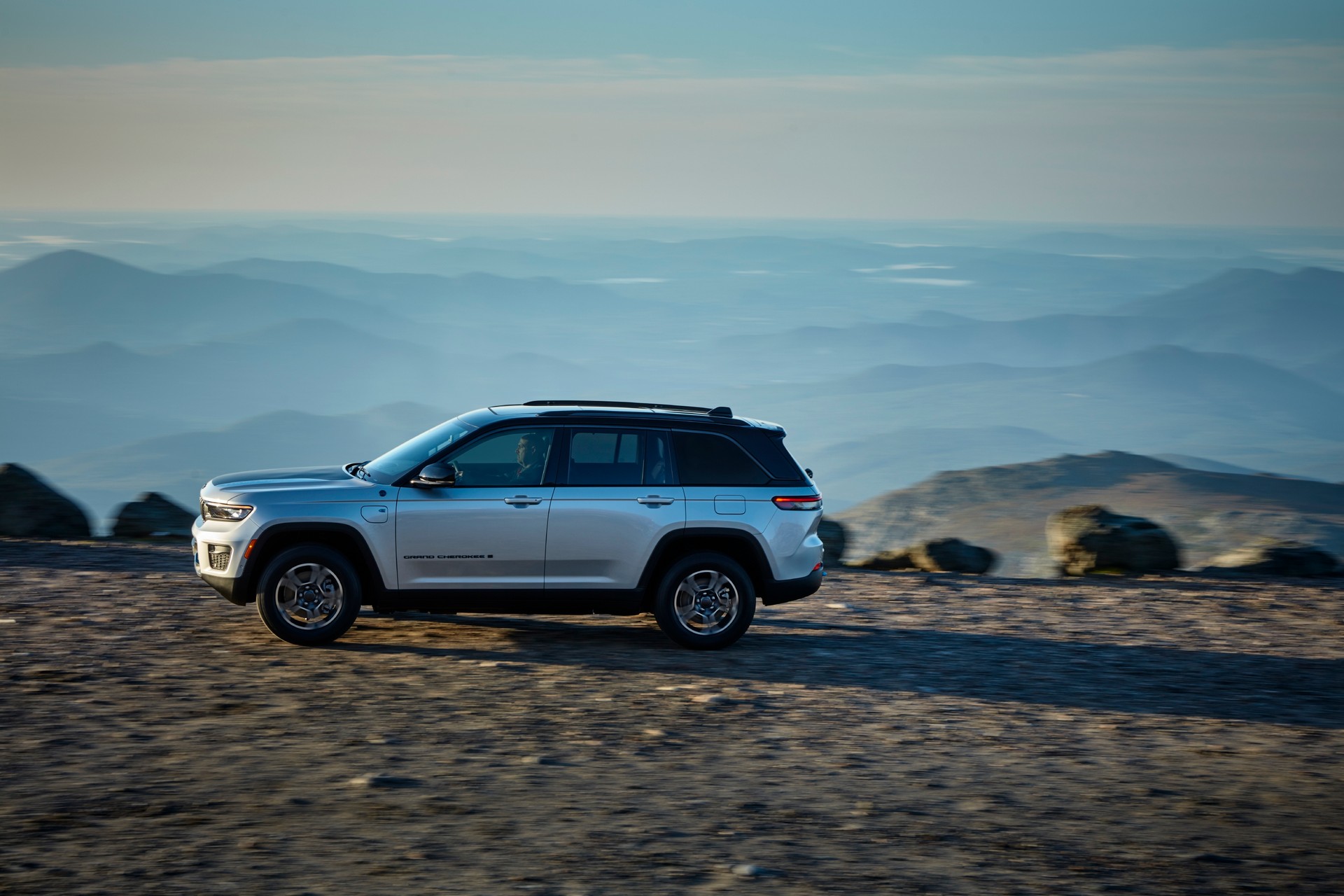 The 2022 Jeep Grand Cherokee 4xe Is One Pricey Plug-In Hybrid, Starts At Nearly $58,000