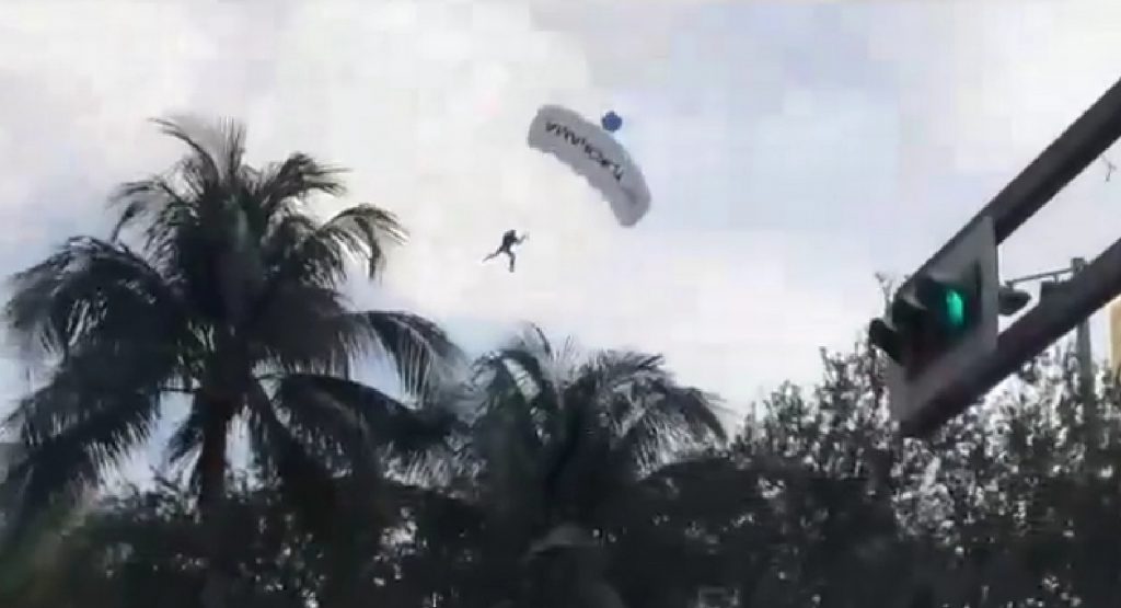  Subaru Driver Travis Pastrana Breaks Pelvis Following Base Jumping Stunt Gone Wrong