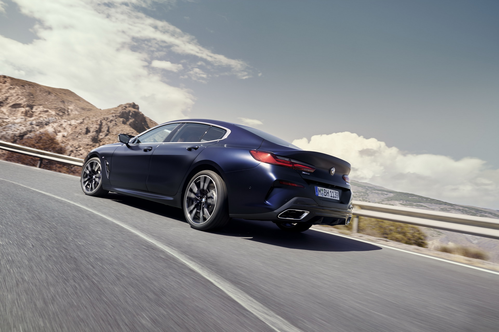 2023 BMW M8 And 8-Series Facelift Light Up With Glowing Grille And New Tech