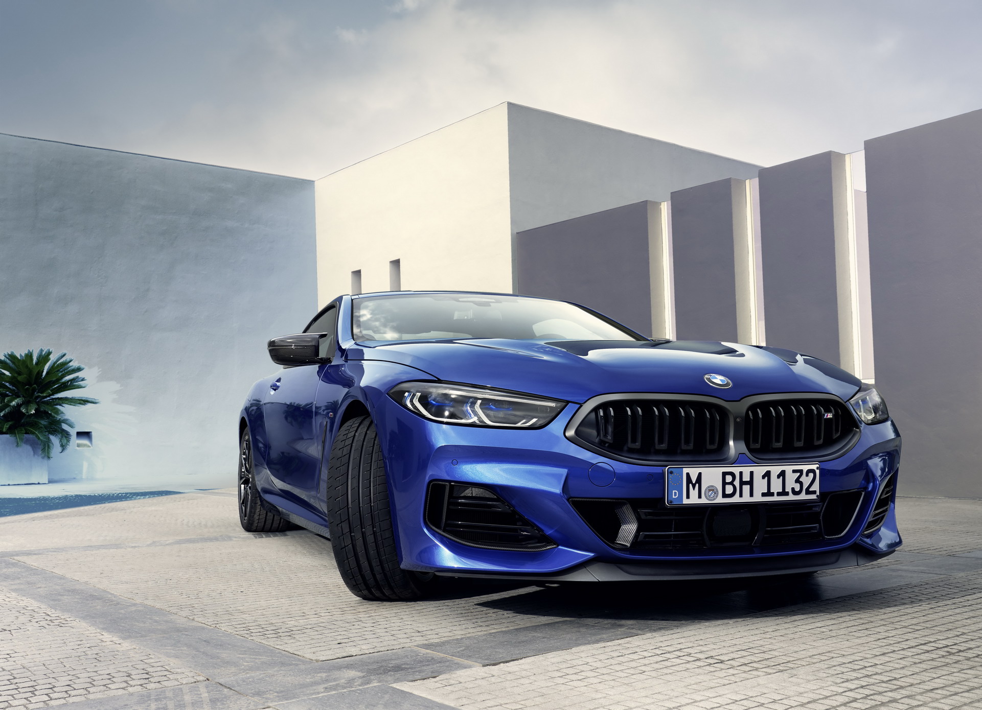 2023 BMW M8 And 8-Series Facelift Light Up With Glowing Grille And New Tech