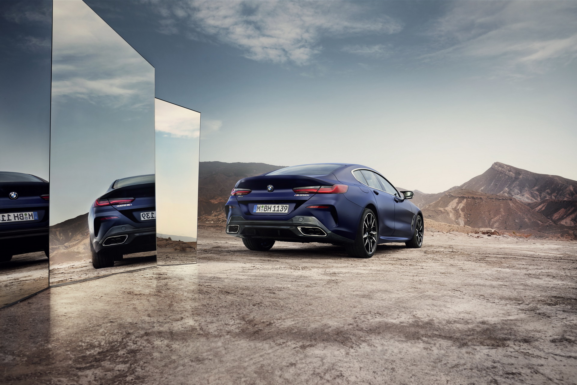 2023 BMW M8 And 8-Series Facelift Light Up With Glowing Grille And New Tech