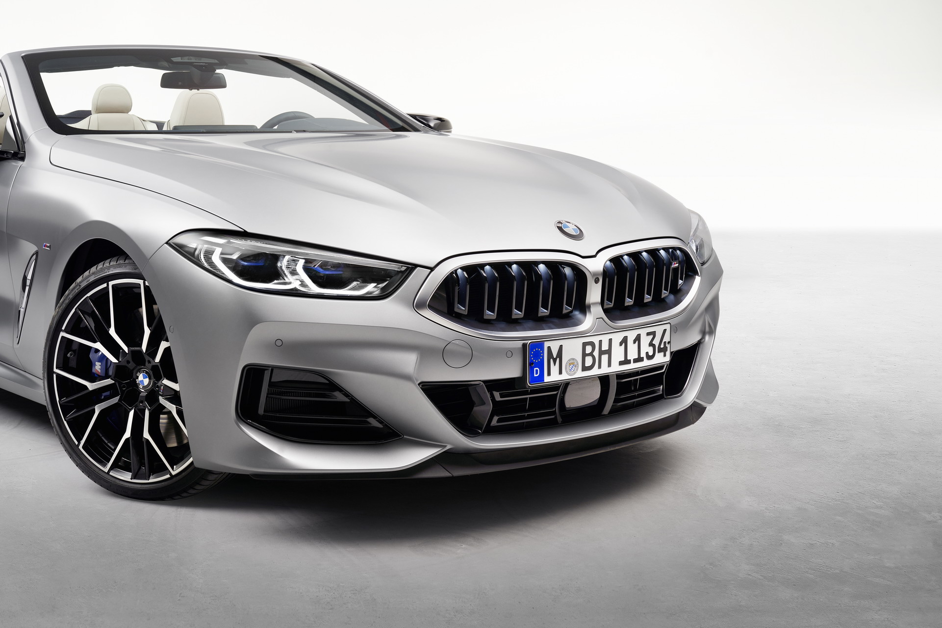 2023 BMW M8 And 8-Series Facelift Light Up With Glowing Grille And New Tech