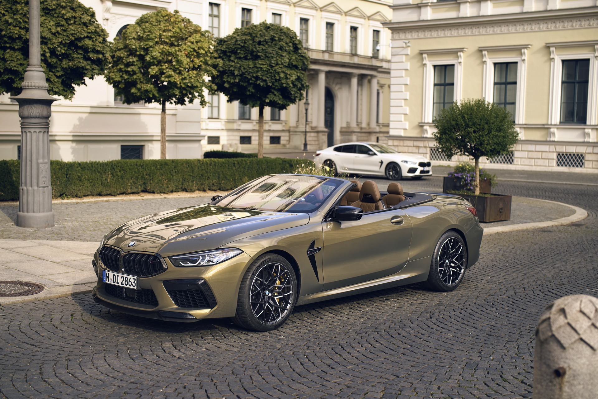 2023 BMW M8 And 8-Series Facelift Light Up With Glowing Grille And New Tech