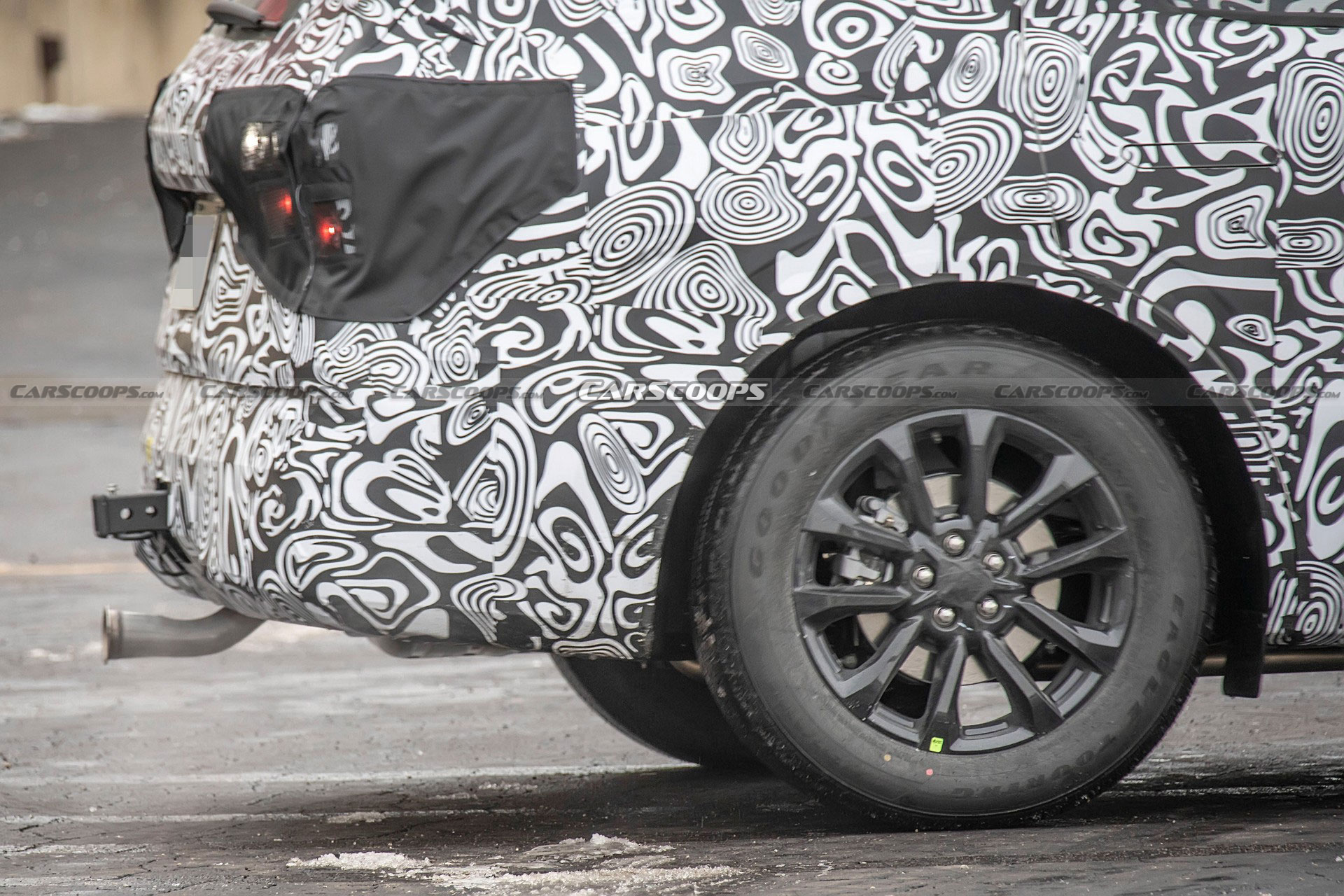 New Ford Crossover Spied, Might Be The Fusion Active