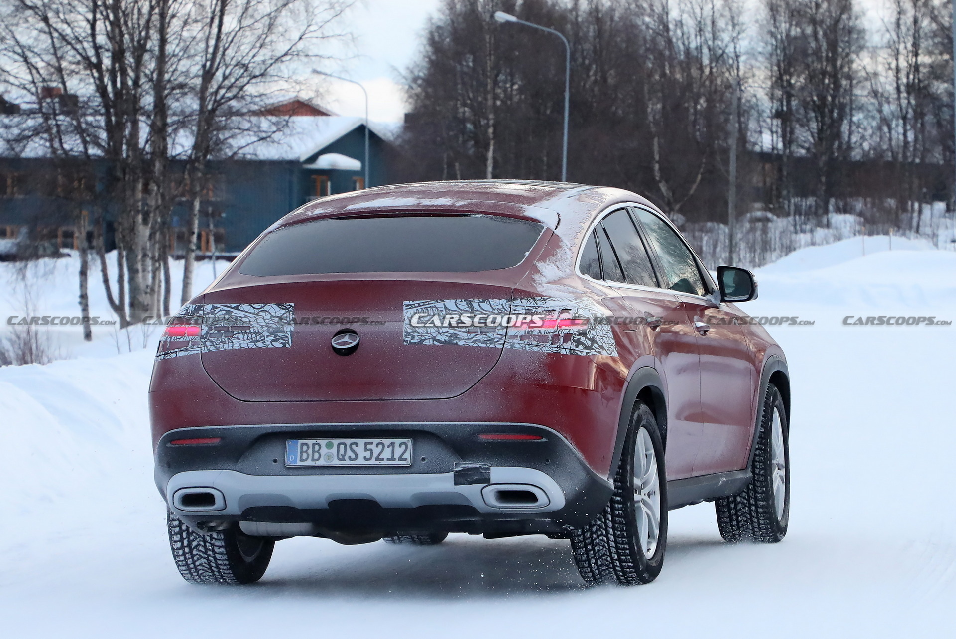 2023 Mercedes-Benz GLE Coupe Facelift Spied During Winter Testing
