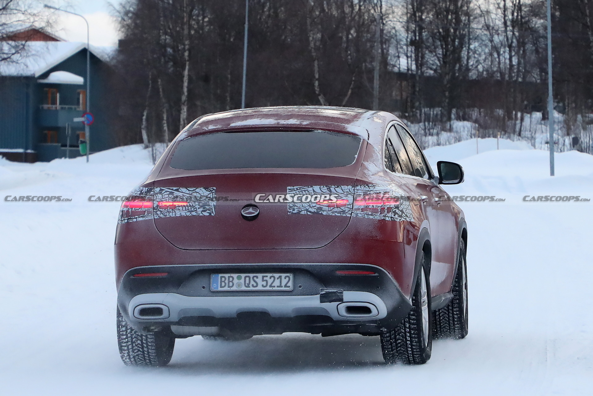 2023 Mercedes-Benz GLE Coupe Facelift Spied During Winter Testing