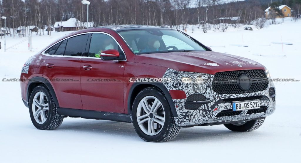  2023 Mercedes-Benz GLE Coupe Facelift Spied During Winter Testing