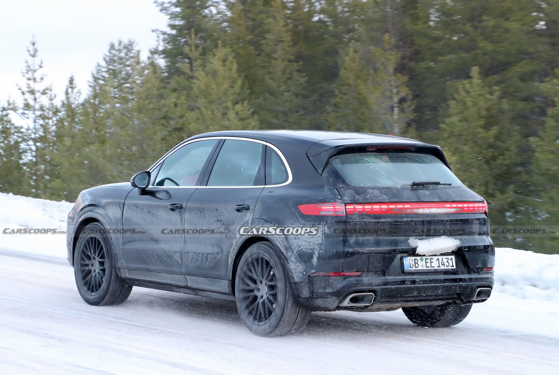 2023 Porsche Cayenne Spied Up Close, Facelifted Model Should Debut Later This Year