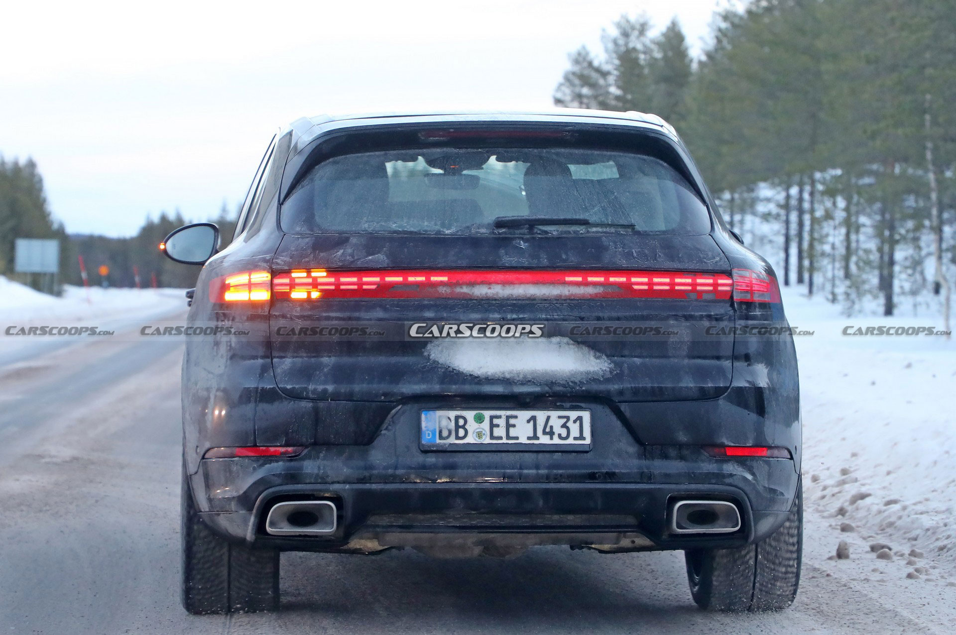 2023 Porsche Cayenne Spied Up Close, Facelifted Model Should Debut Later This Year