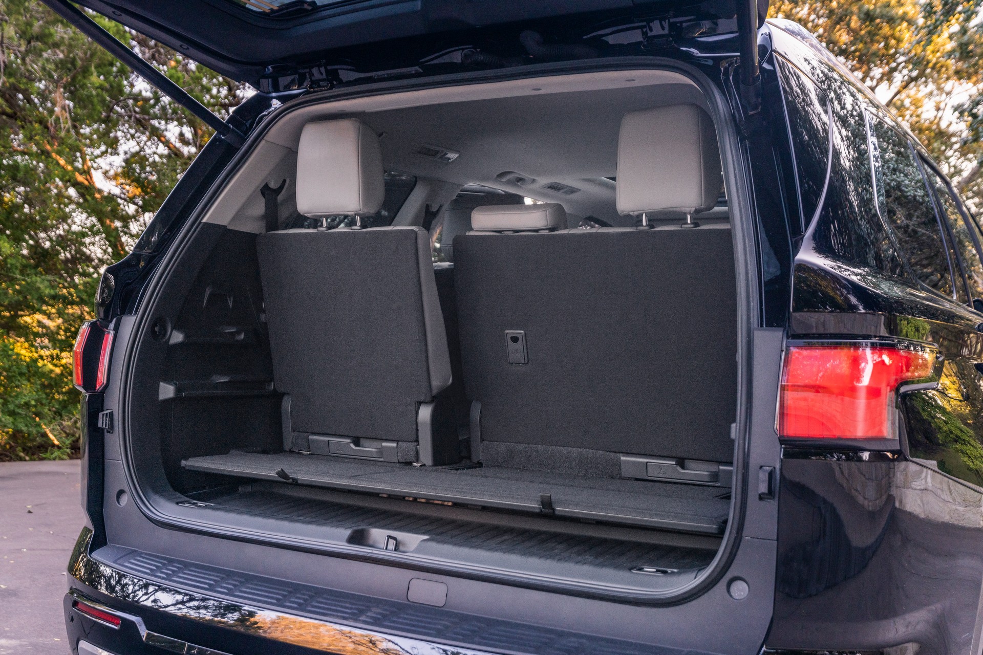 2023 Toyota Sequoia Debuts As A 437 HP Hybrid, Body-On-Frame 3-Row SUV