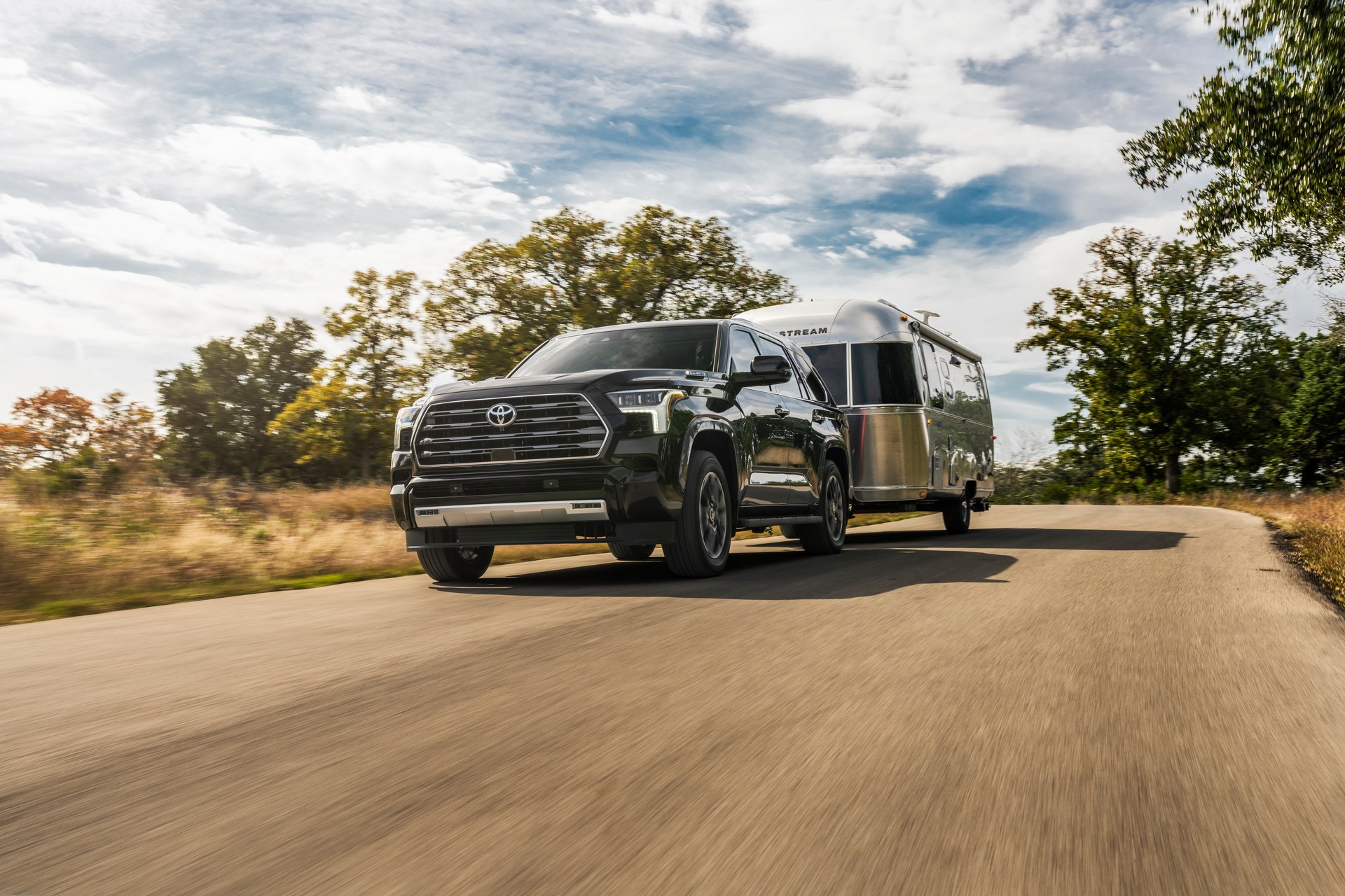 2023 Toyota Sequoia Debuts As A 437 HP Hybrid, Body-On-Frame 3-Row SUV
