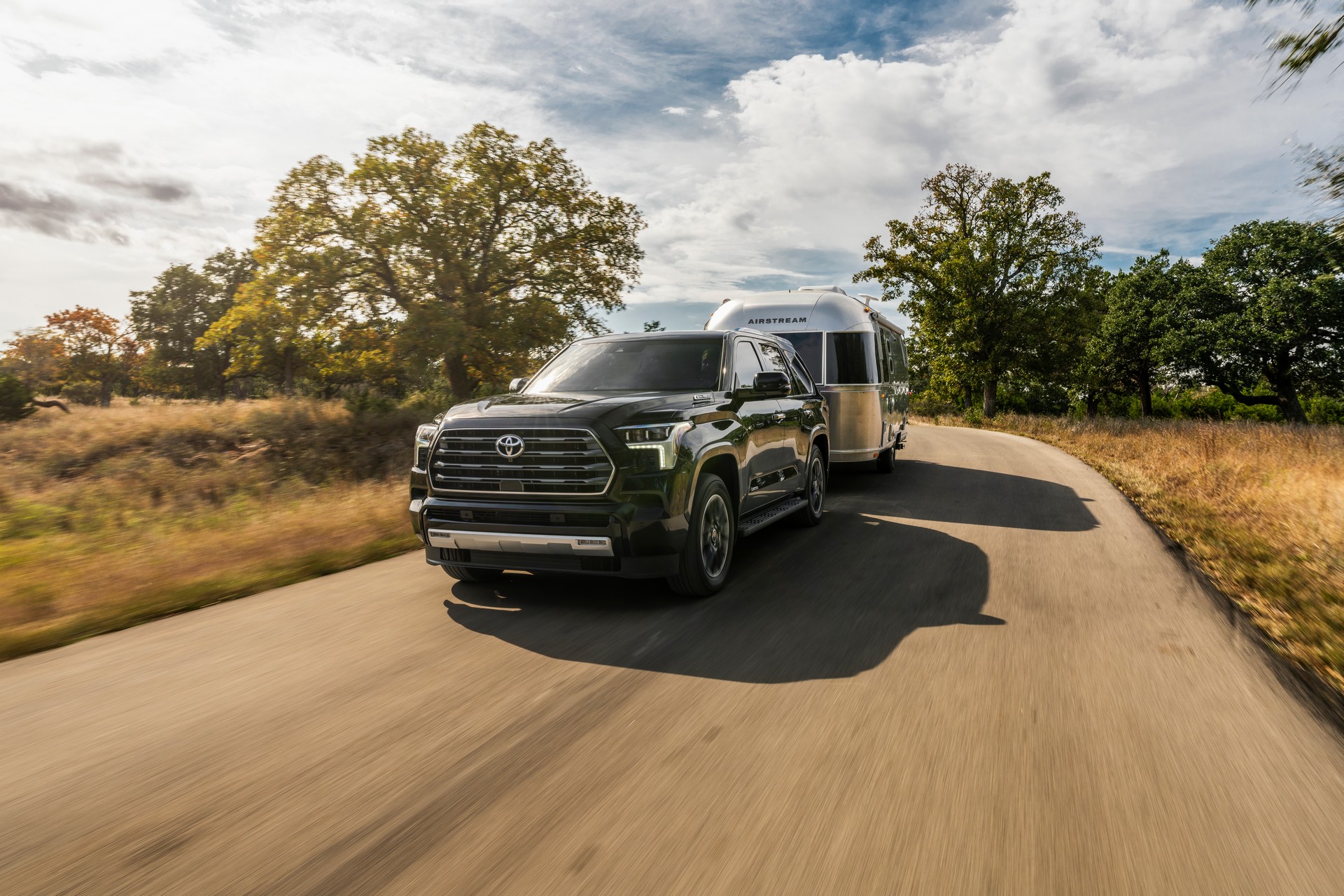 2023 Toyota Sequoia Debuts As A 437 HP Hybrid, Body-On-Frame 3-Row SUV