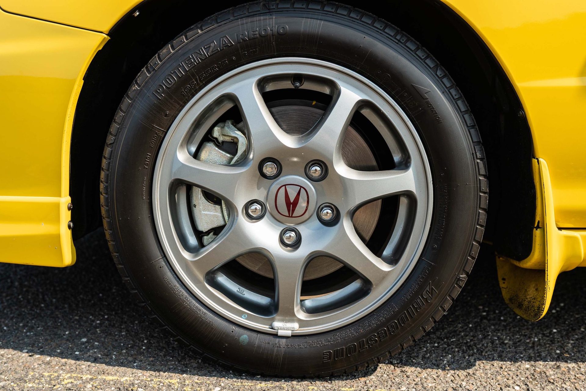 Have We Gone Mad? 7k-Mile 2000 Acura Integra Type R Bidding At $111,000 With 2 Days Left