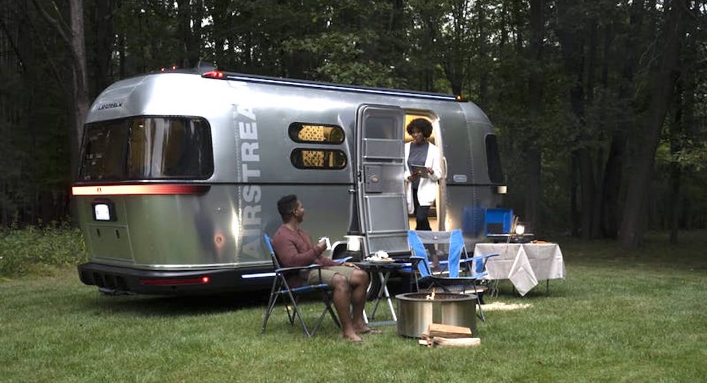  Airstream’s Self-Propelled Trailer Concept Will Help Soothe Your Rivian Range Anxiety