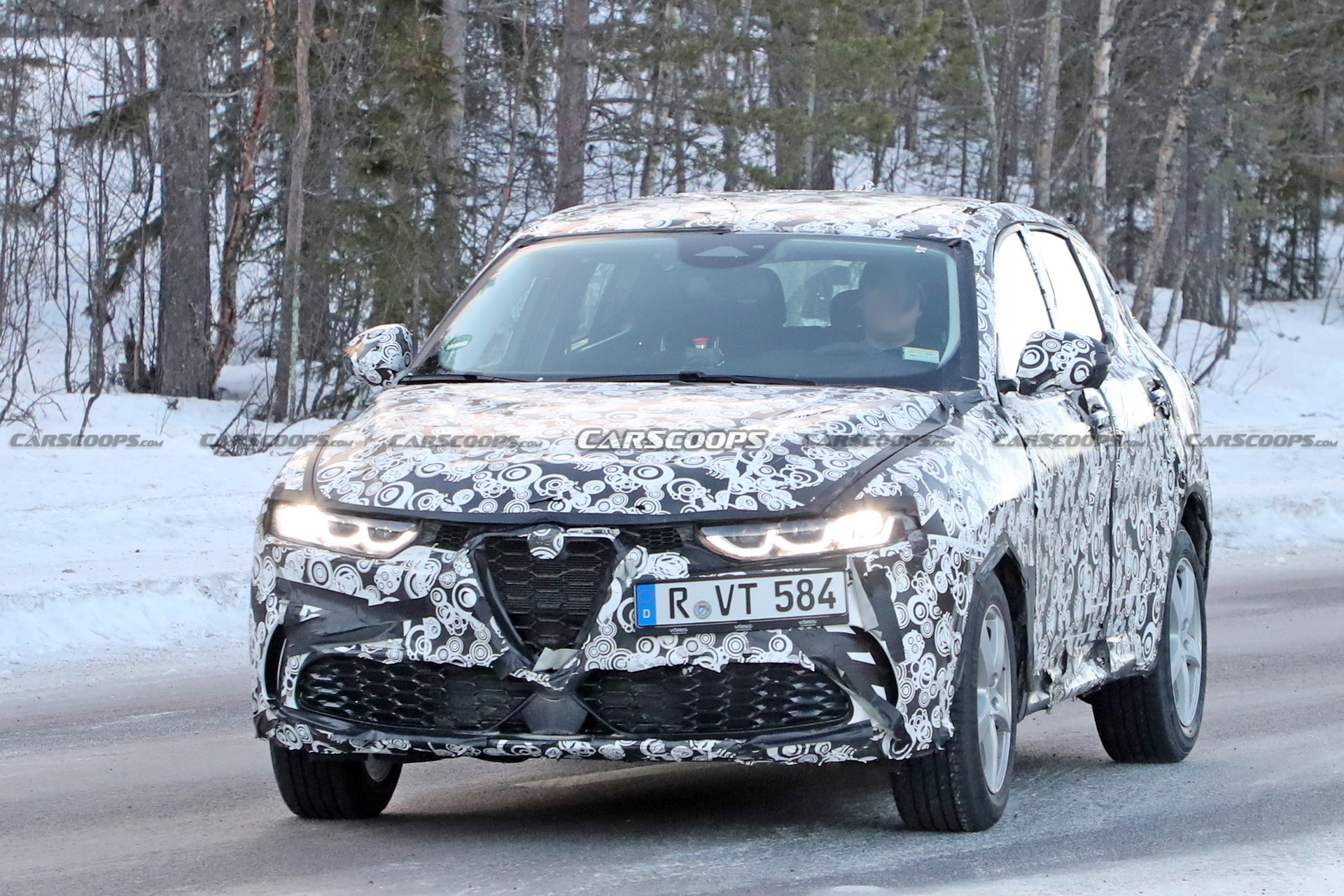 2023 Alfa Romeo Tonale Spied One Last Time Before February 8 Debut