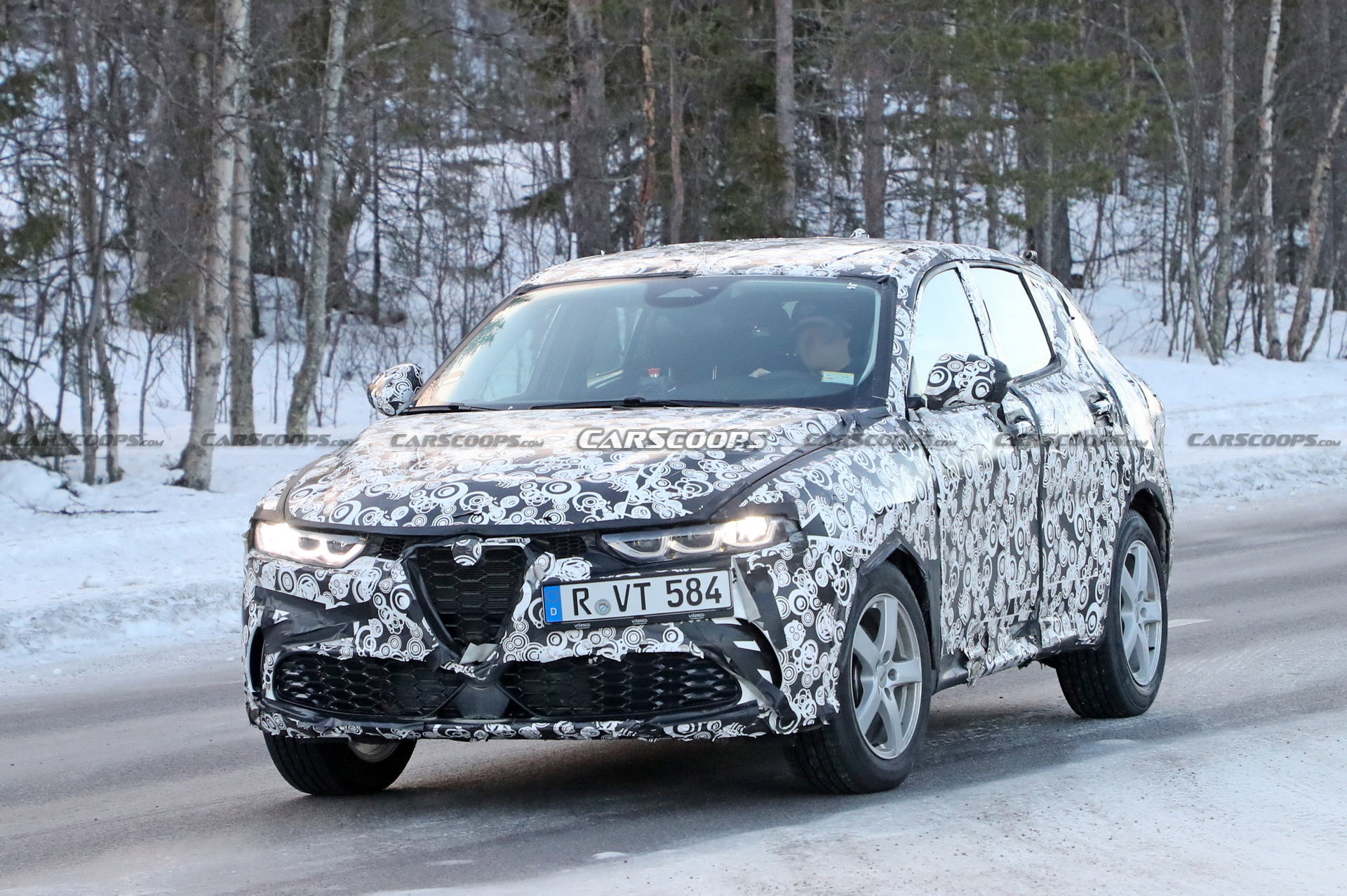 2023 Alfa Romeo Tonale Spied One Last Time Before February 8 Debut