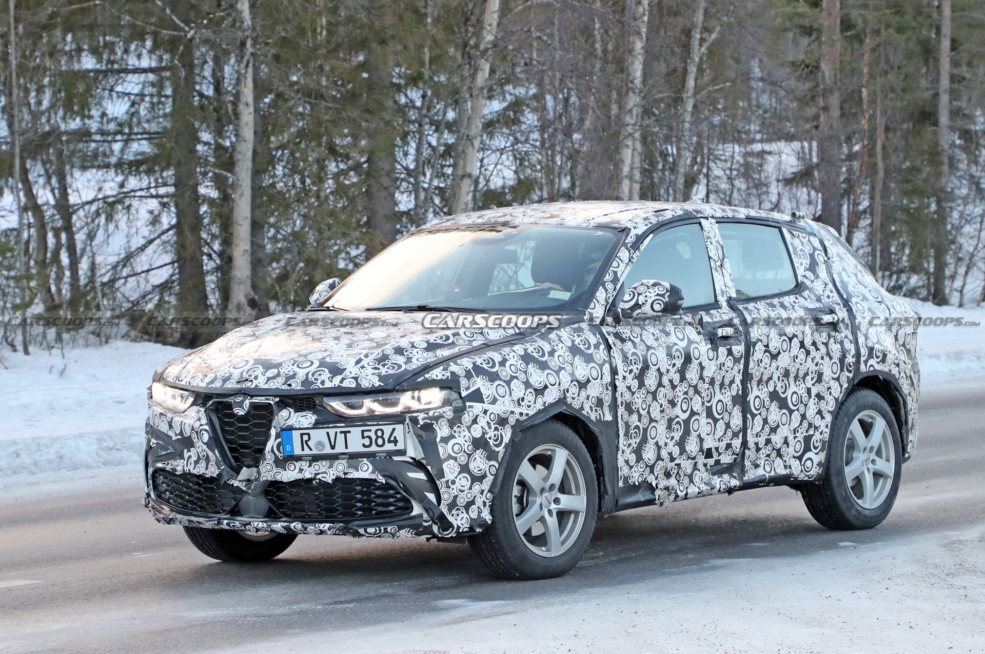 2023 Alfa Romeo Tonale Spied One Last Time Before February 8 Debut