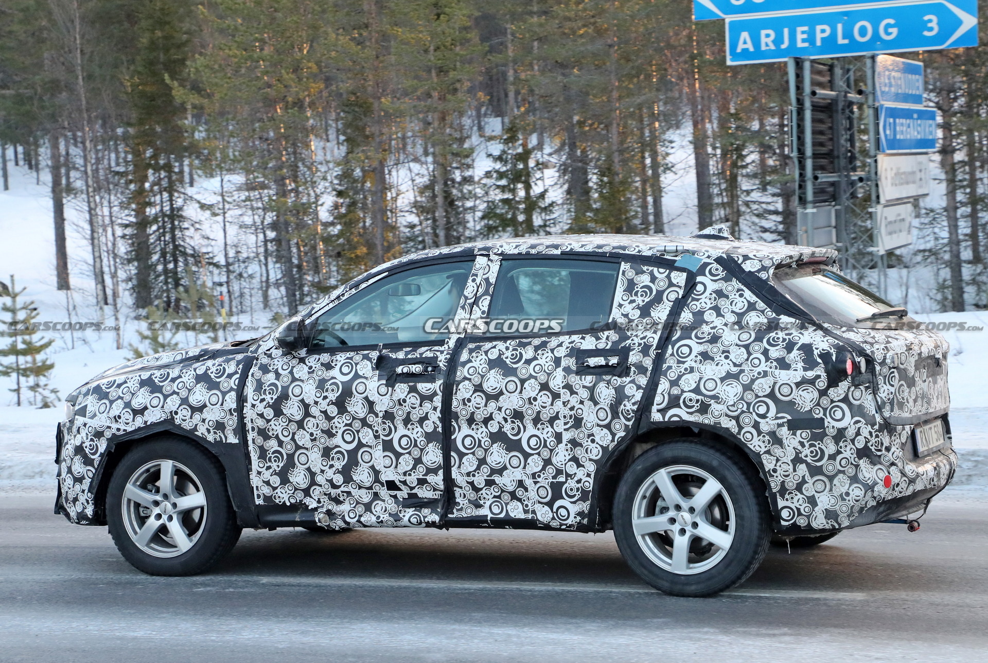 2023 Alfa Romeo Tonale Spied One Last Time Before February 8 Debut