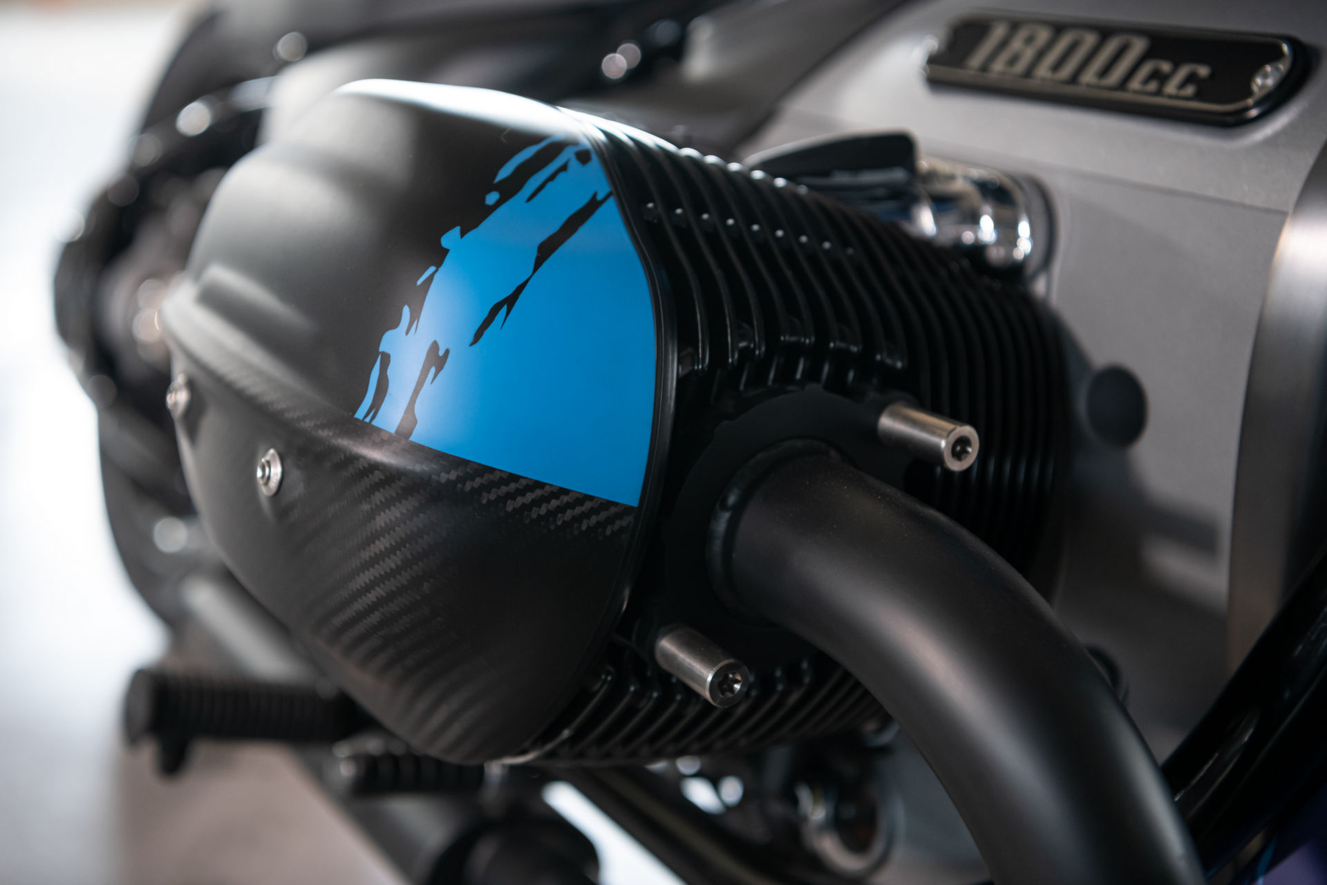 BMW Unveils Two Custom R 18s At Verona Motor Bike Expo