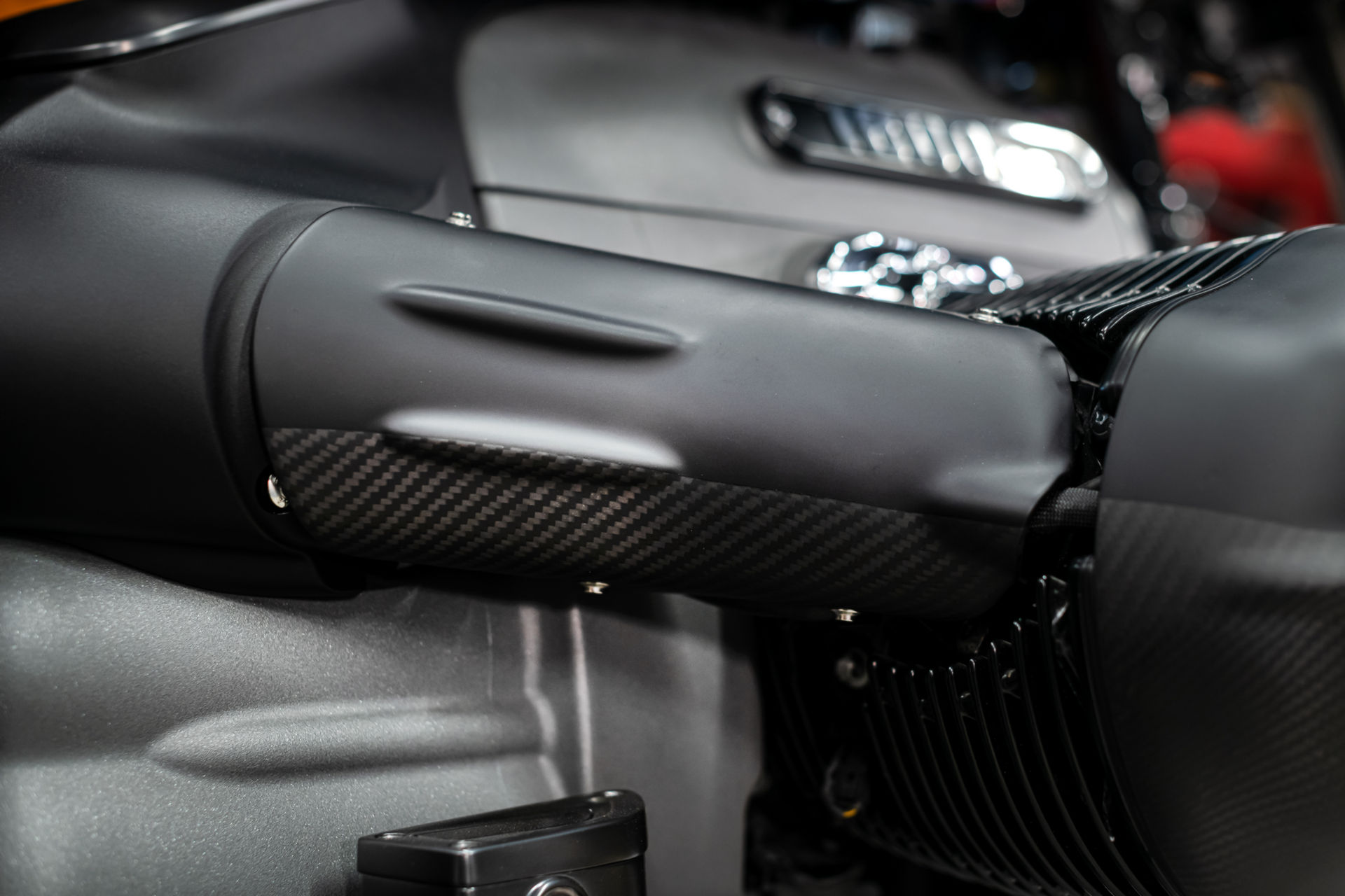 BMW Unveils Two Custom R 18s At Verona Motor Bike Expo