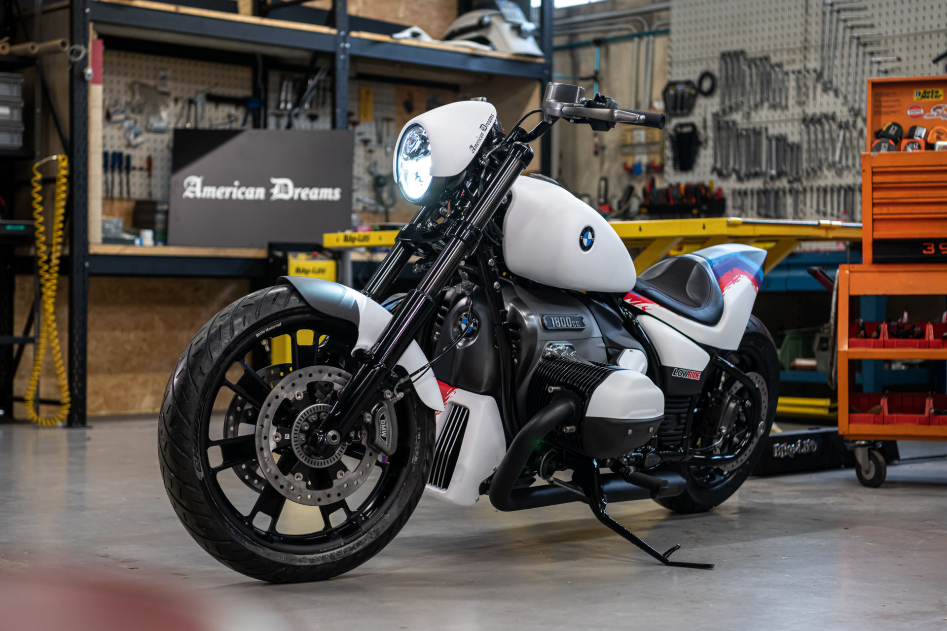 BMW Unveils Two Custom R 18s At Verona Motor Bike Expo