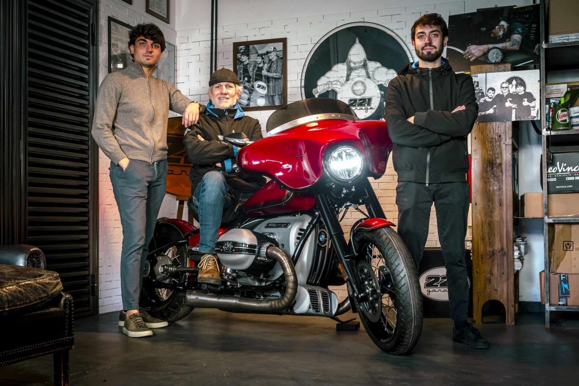 BMW Unveils Two Custom R 18s At Verona Motor Bike Expo