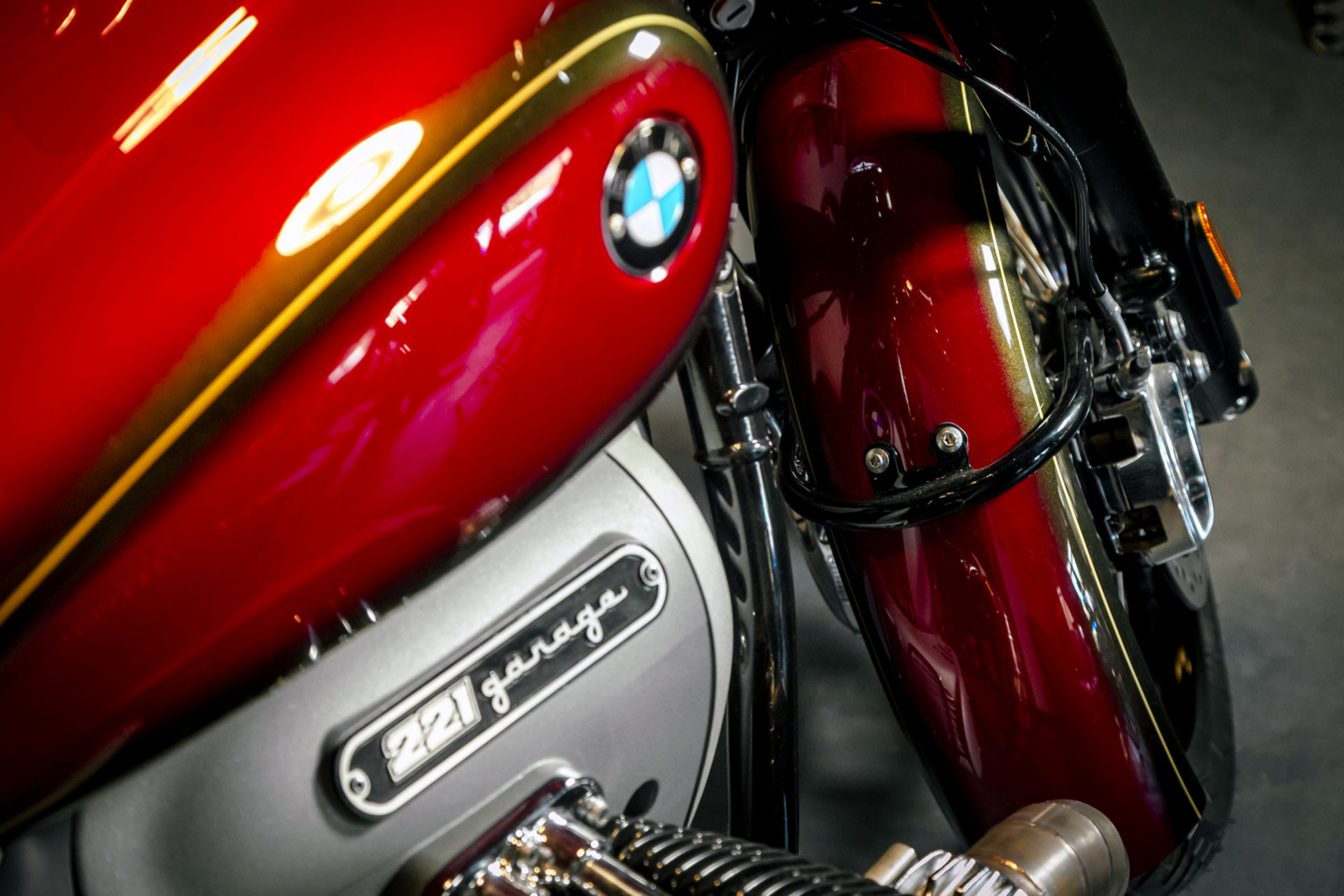 BMW Unveils Two Custom R 18s At Verona Motor Bike Expo