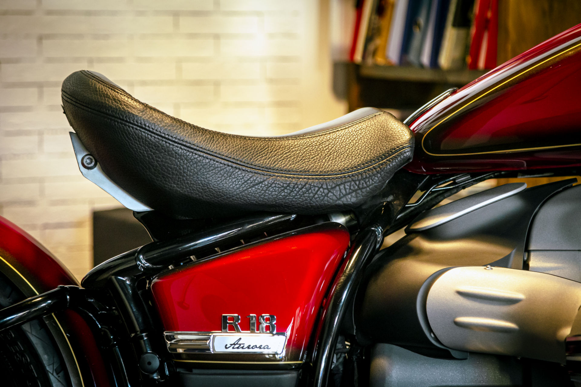 BMW Unveils Two Custom R 18s At Verona Motor Bike Expo