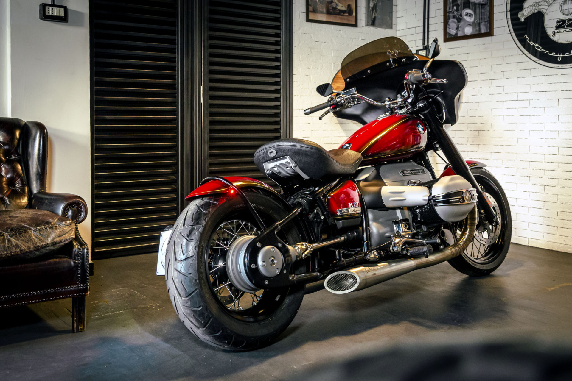 BMW Unveils Two Custom R 18s At Verona Motor Bike Expo