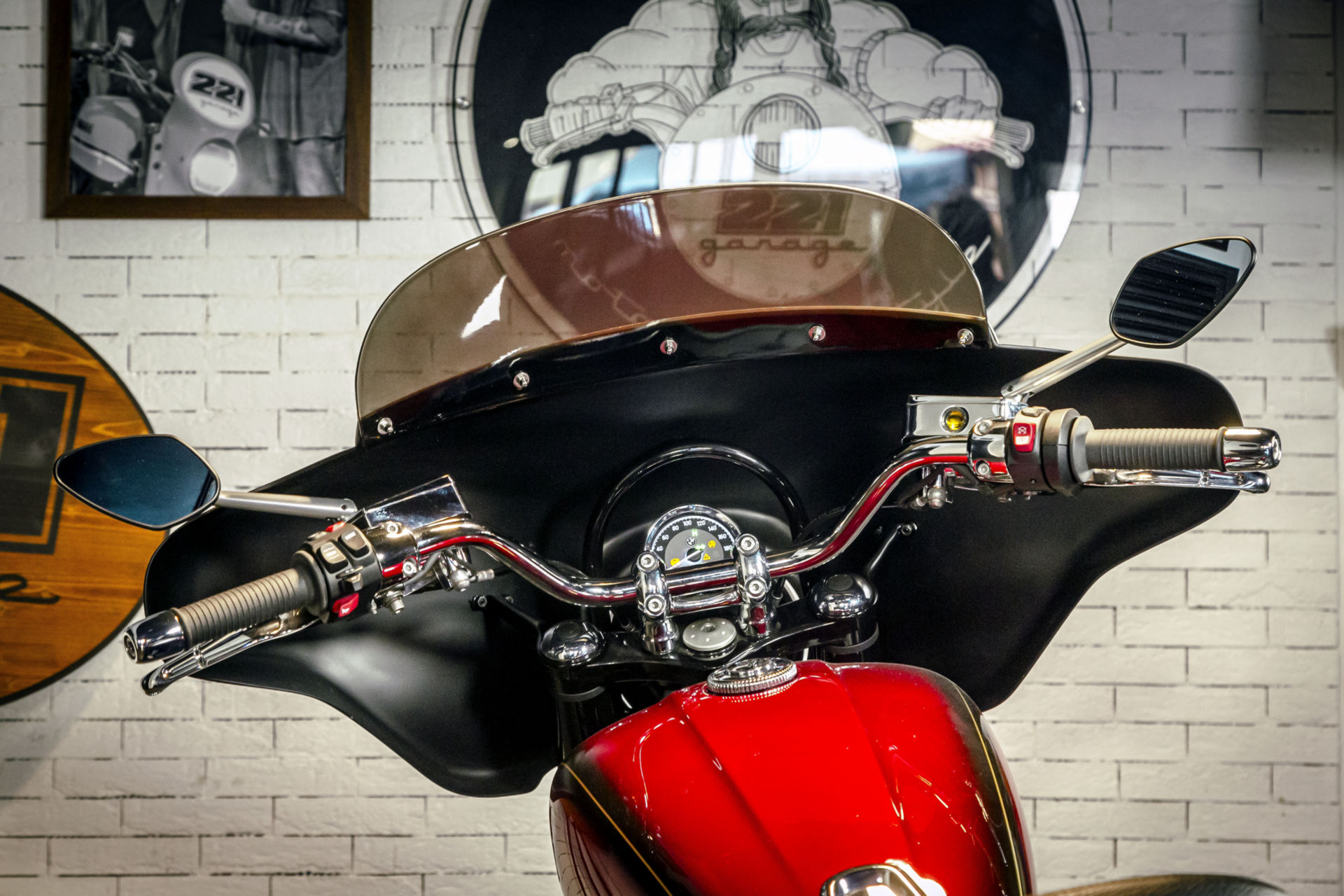 BMW Unveils Two Custom R 18s At Verona Motor Bike Expo