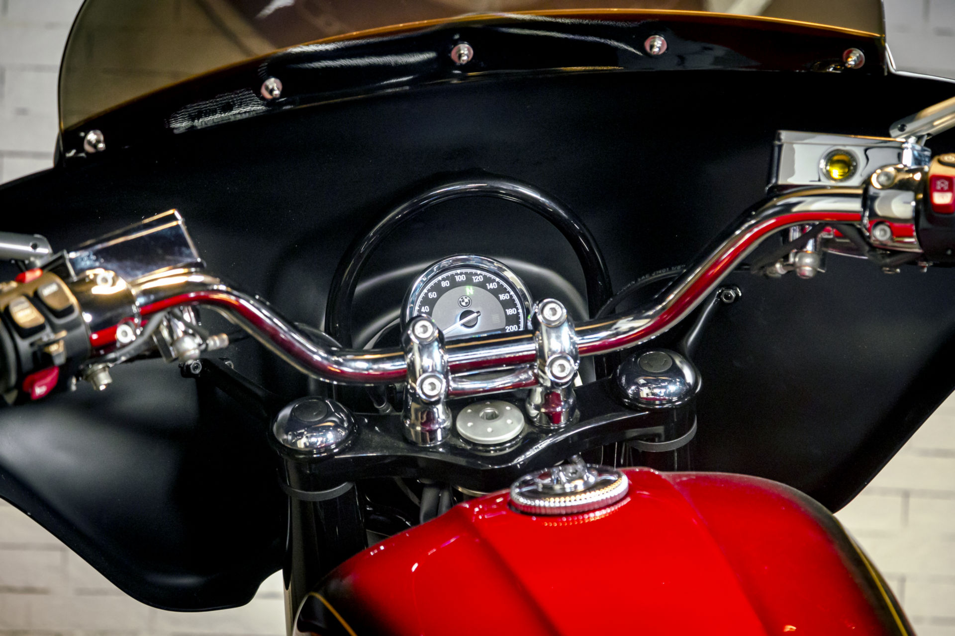 BMW Unveils Two Custom R 18s At Verona Motor Bike Expo