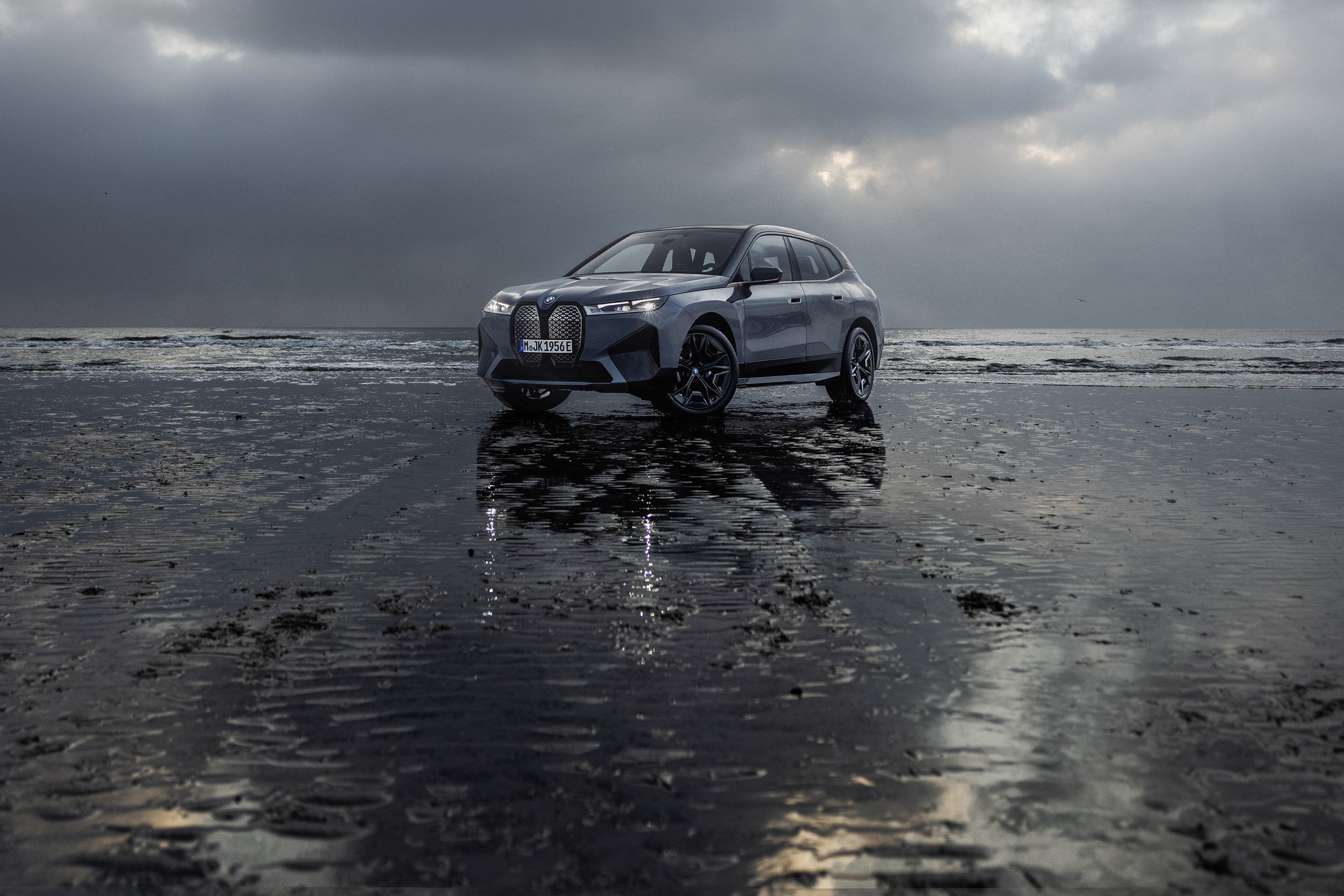 2023 BMW iX M60 Is A $105,100 Electric SUV With 610-HP And 280-Mile Range