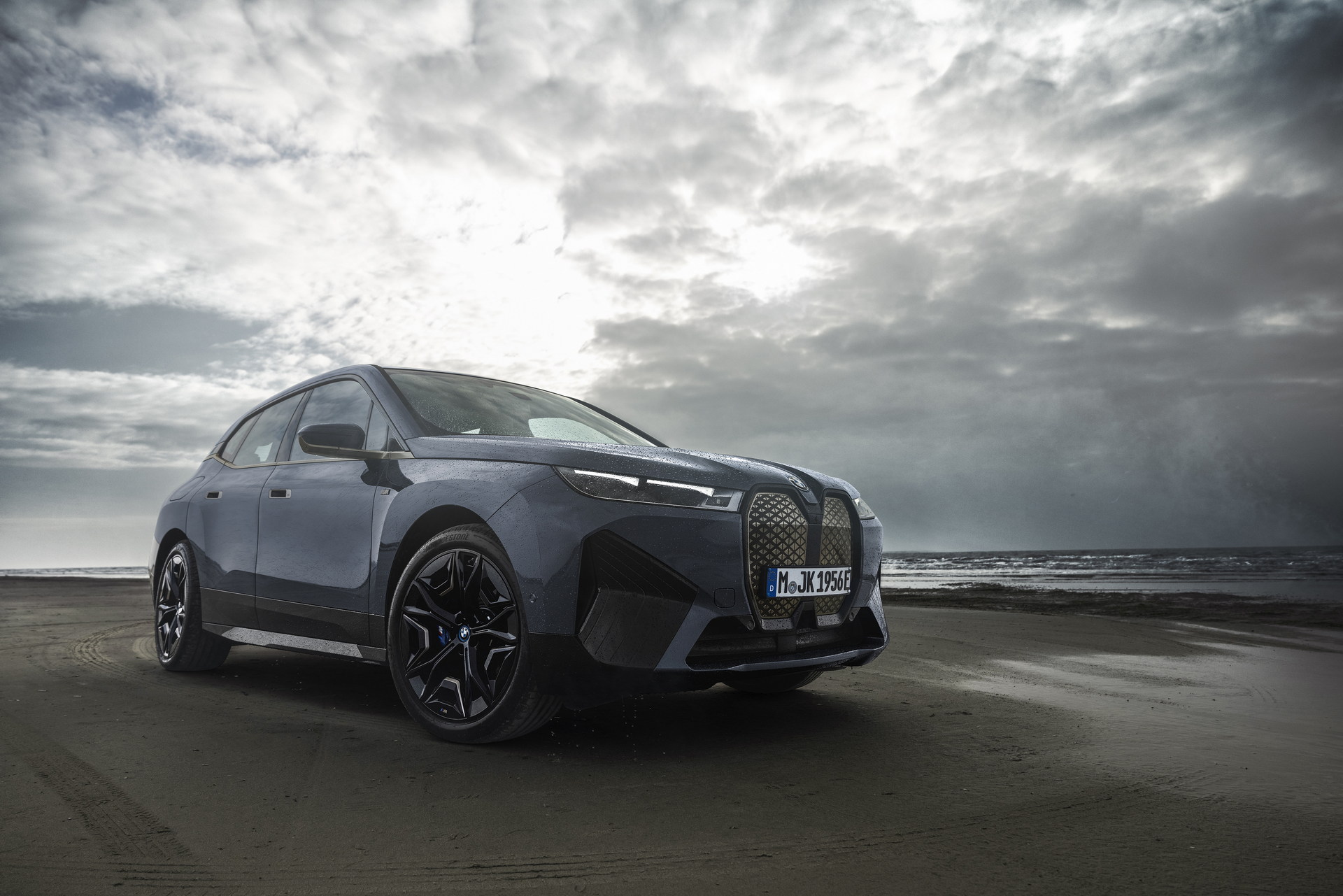 2023 BMW iX M60 Is A $105,100 Electric SUV With 610-HP And 280-Mile Range