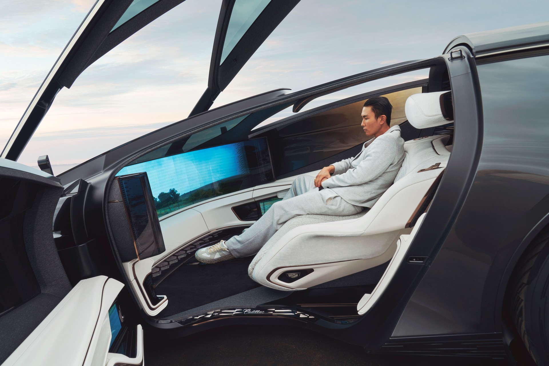 Cadillac InnerSpace Concept Debuts As A Luxurious, Autonomous Coupe