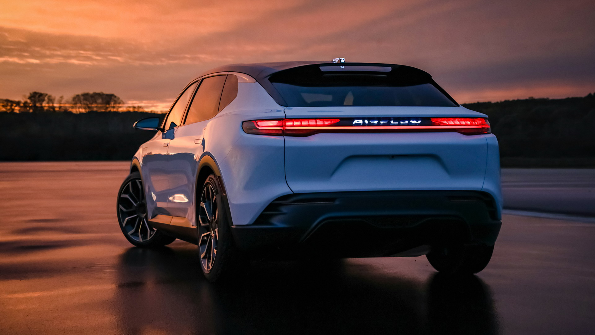 Chrysler CEO Says Lineup Will Expand, Hints At An Electric 300 Successor