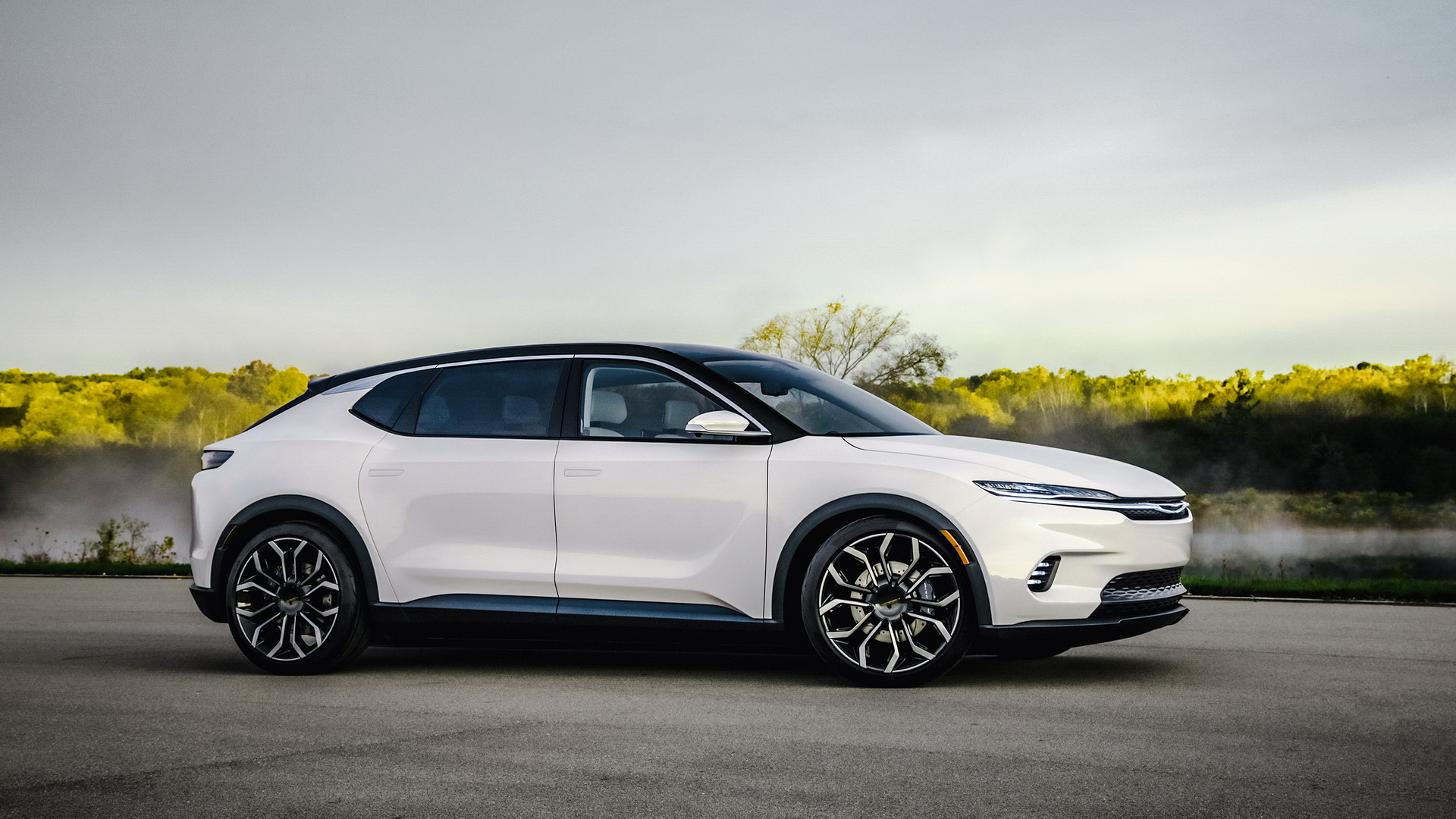 Chrysler CEO Says Lineup Will Expand, Hints At An Electric 300 Successor