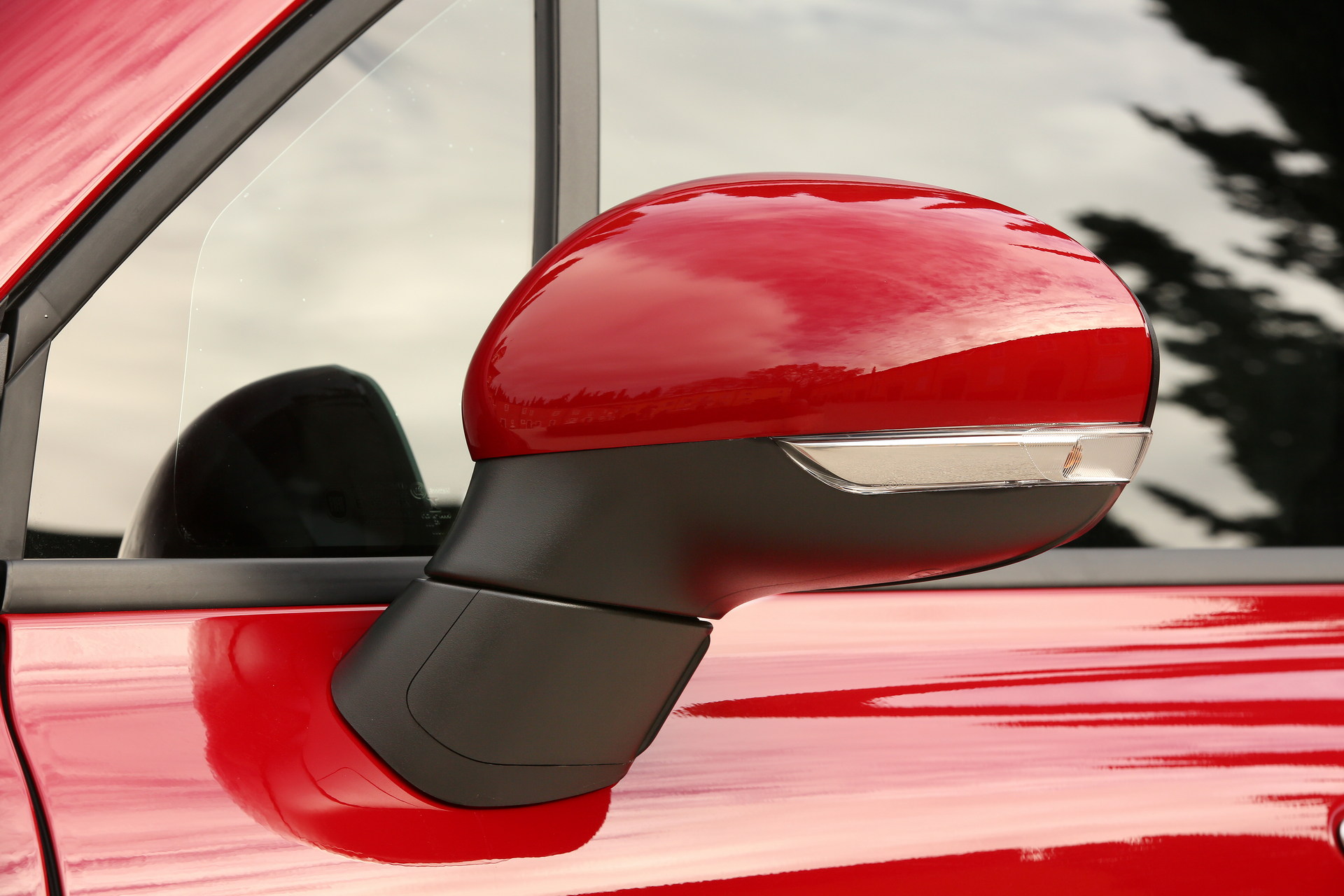 Fiat Debuts 500 RED With A Sanitizing Glovebox And UV-C Lamp, New Tipo Cross SW And More For 2022