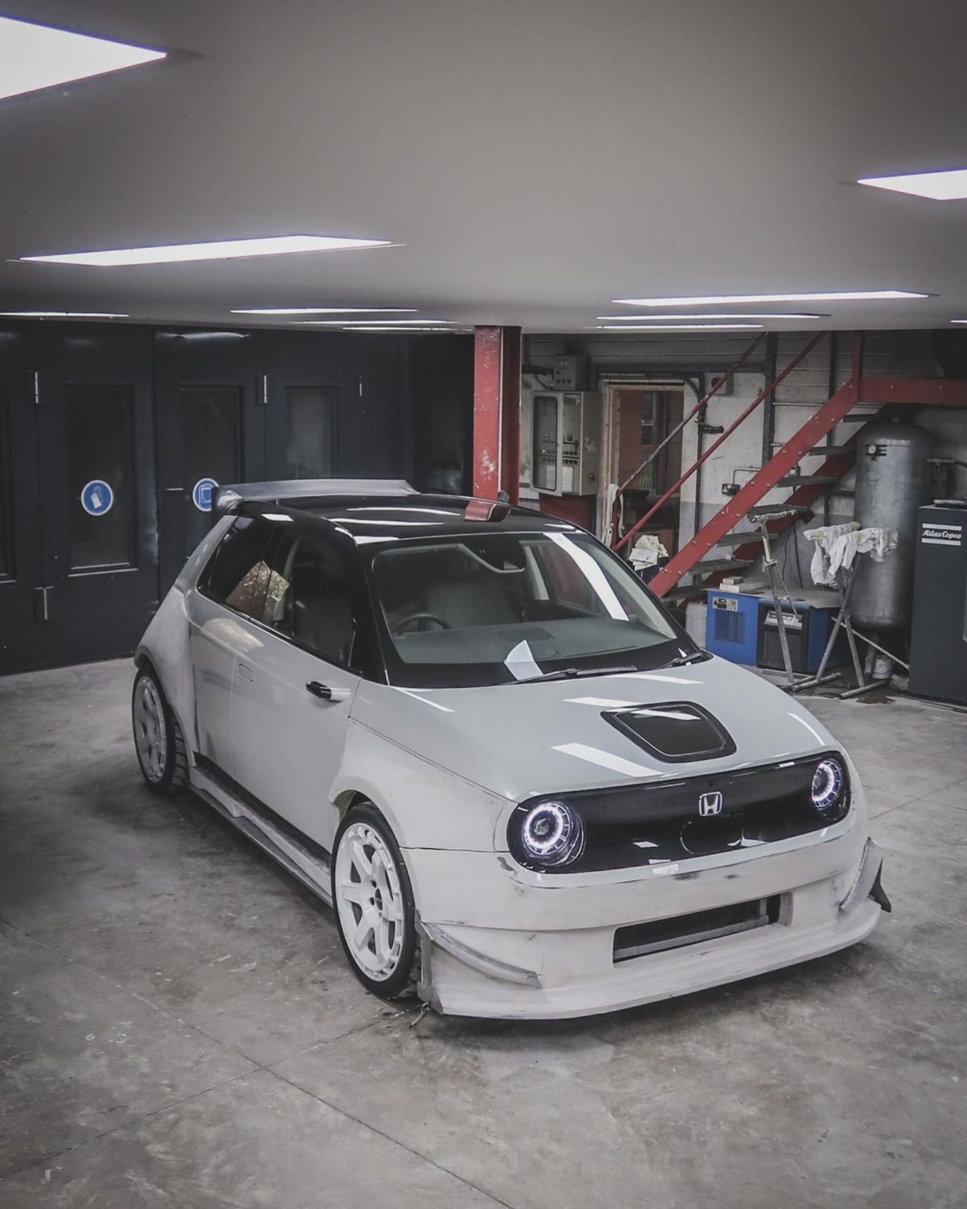 Honda e With Wide Bodykit And Red Bull Livery Honors Max Verstappen’s F1 Championship