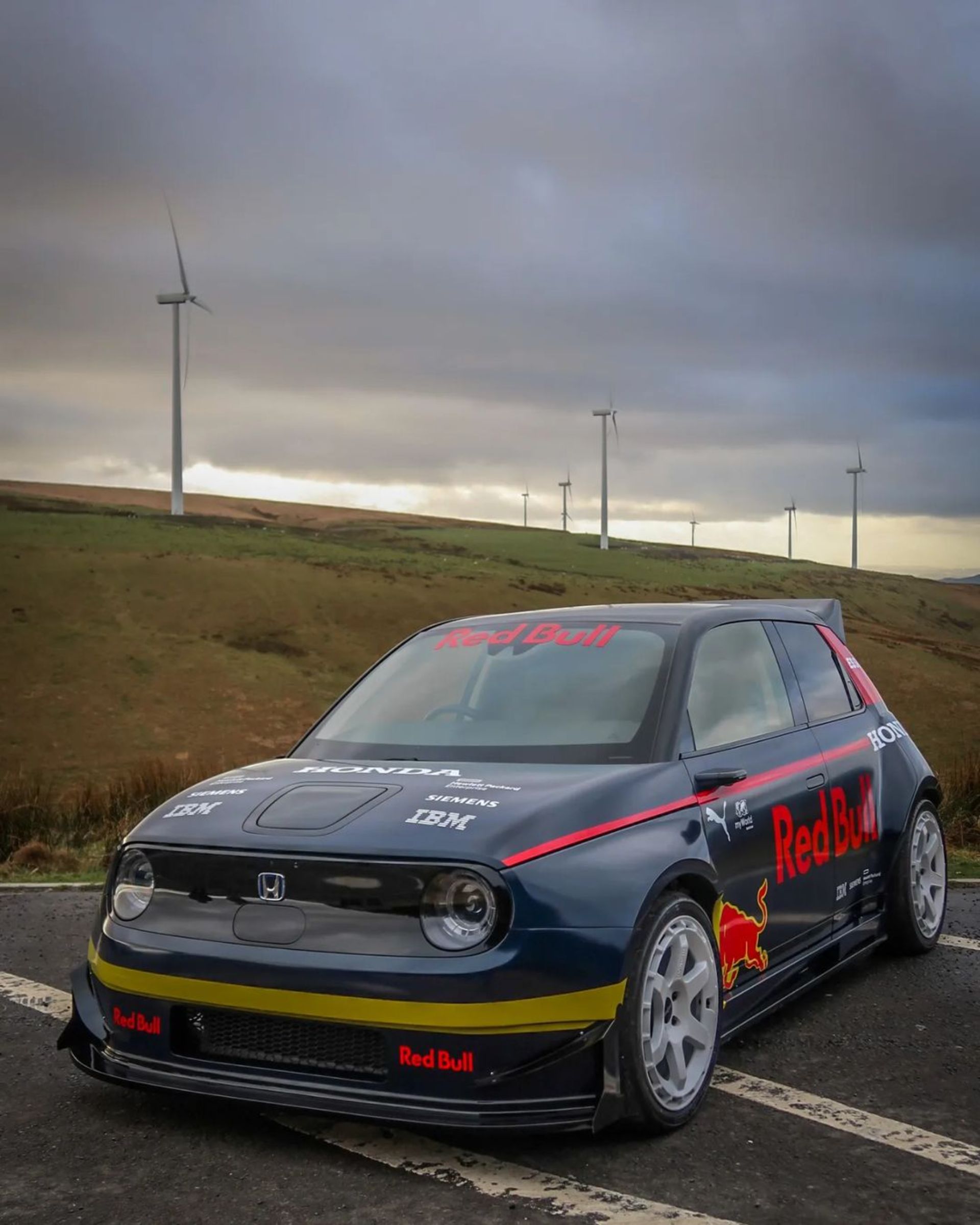 Honda e With Wide Bodykit And Red Bull Livery Honors Max Verstappen’s F1 Championship