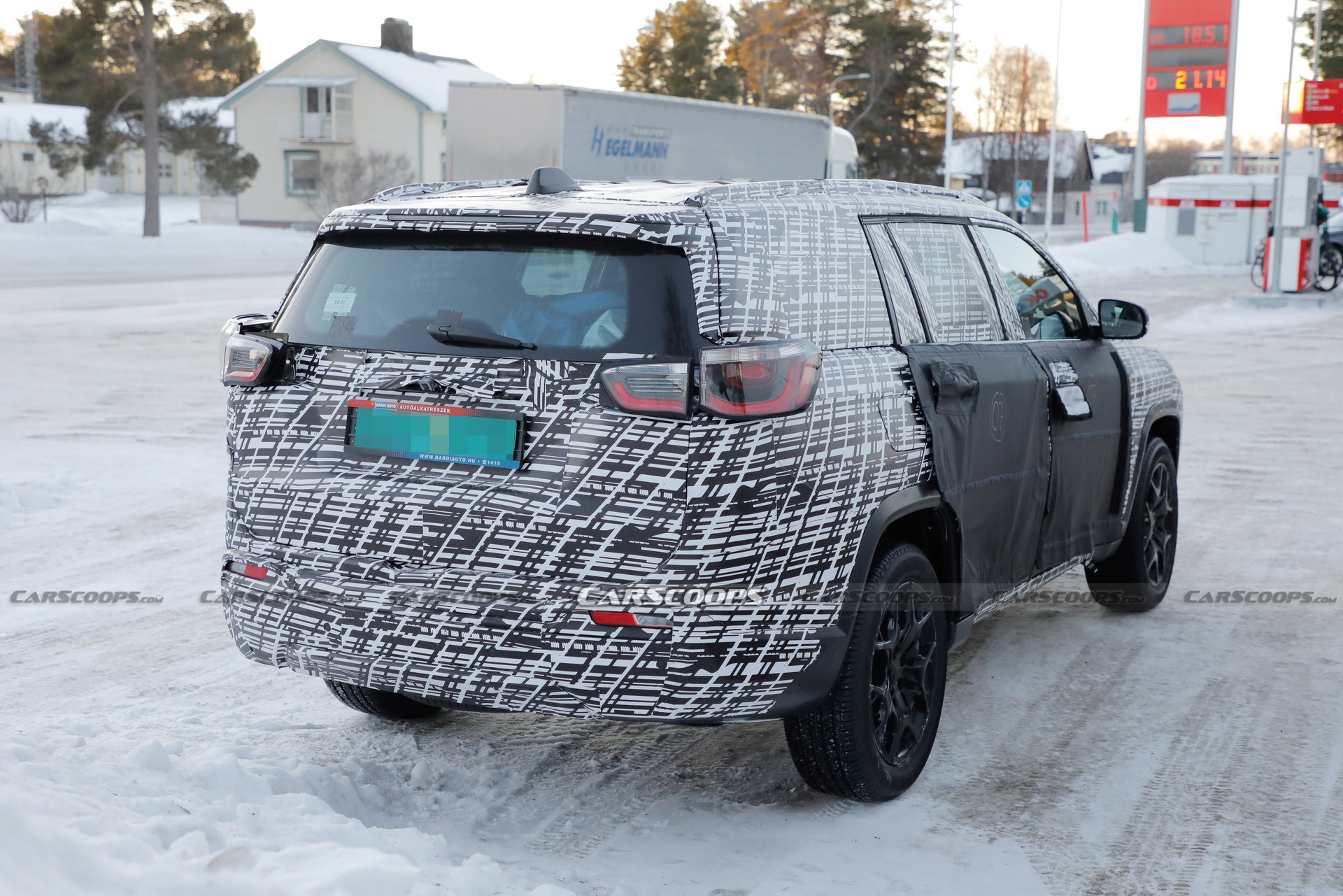 Why Is Jeep Testing Camouflaged Commander Prototypes In Europe?