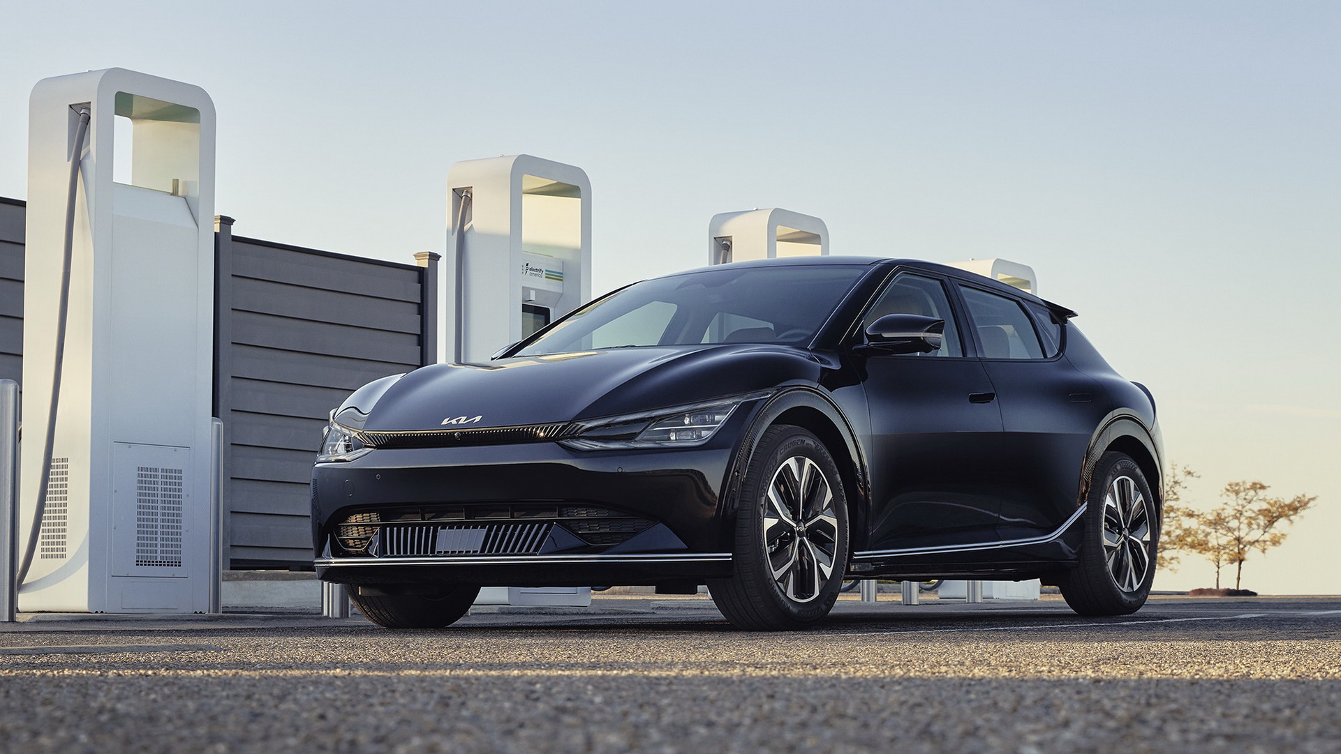 We’re Driving The 2022 Kia EV6, What Do You Want To Know About It?