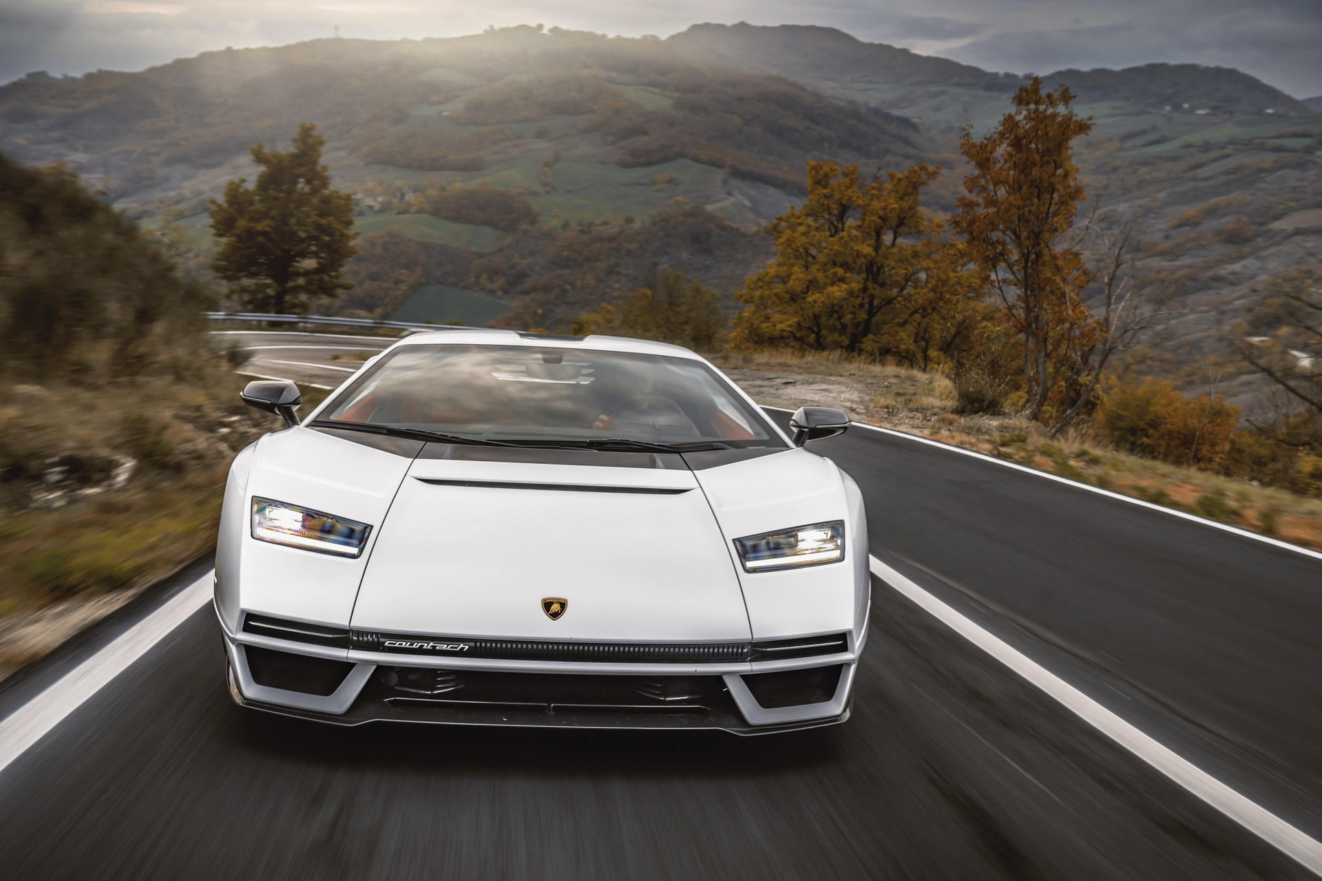 The Lamborghini Countach LPI 800-4 Does Look Better On The Road
